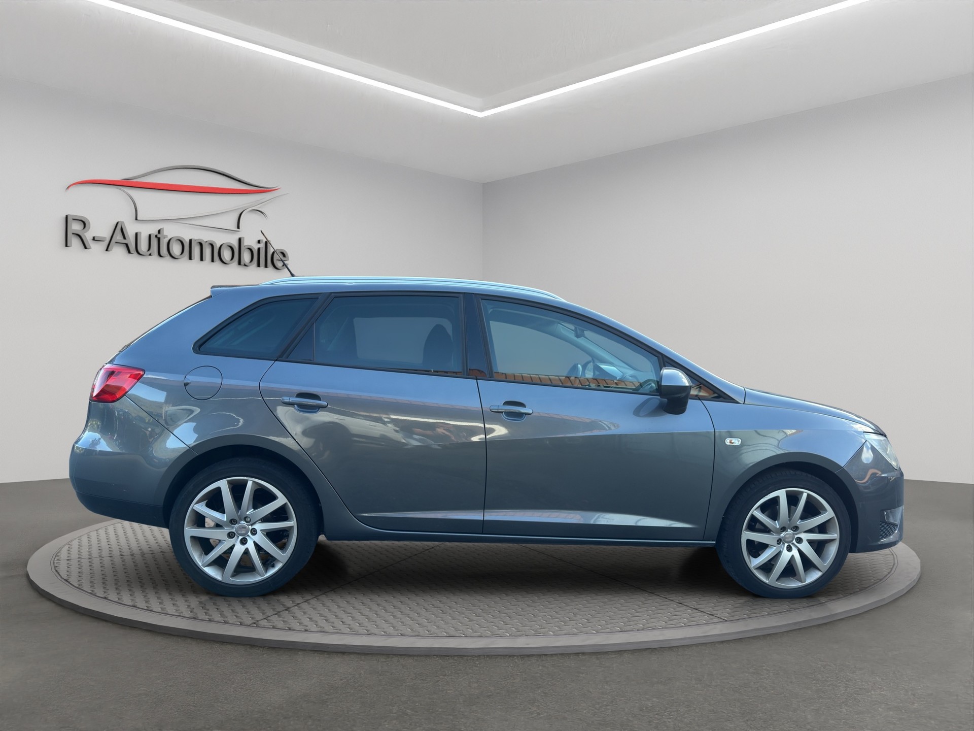 SEAT Ibiza ST 1.4 TSI FR DSG-image-5