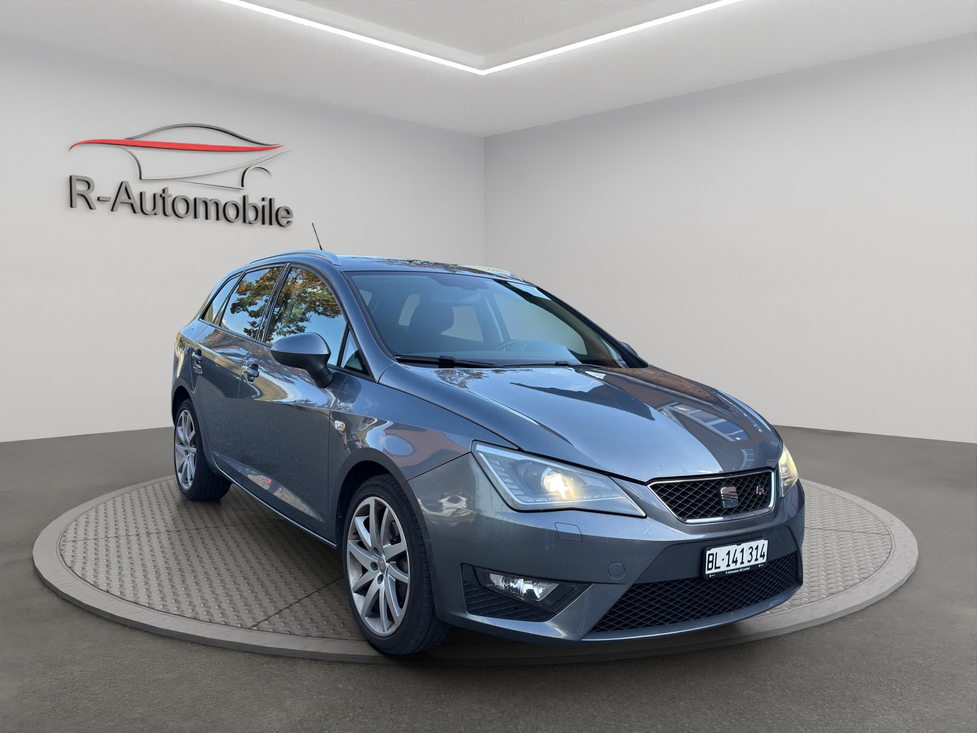 SEAT Ibiza ST 1.4 TSI FR DSG-image-6