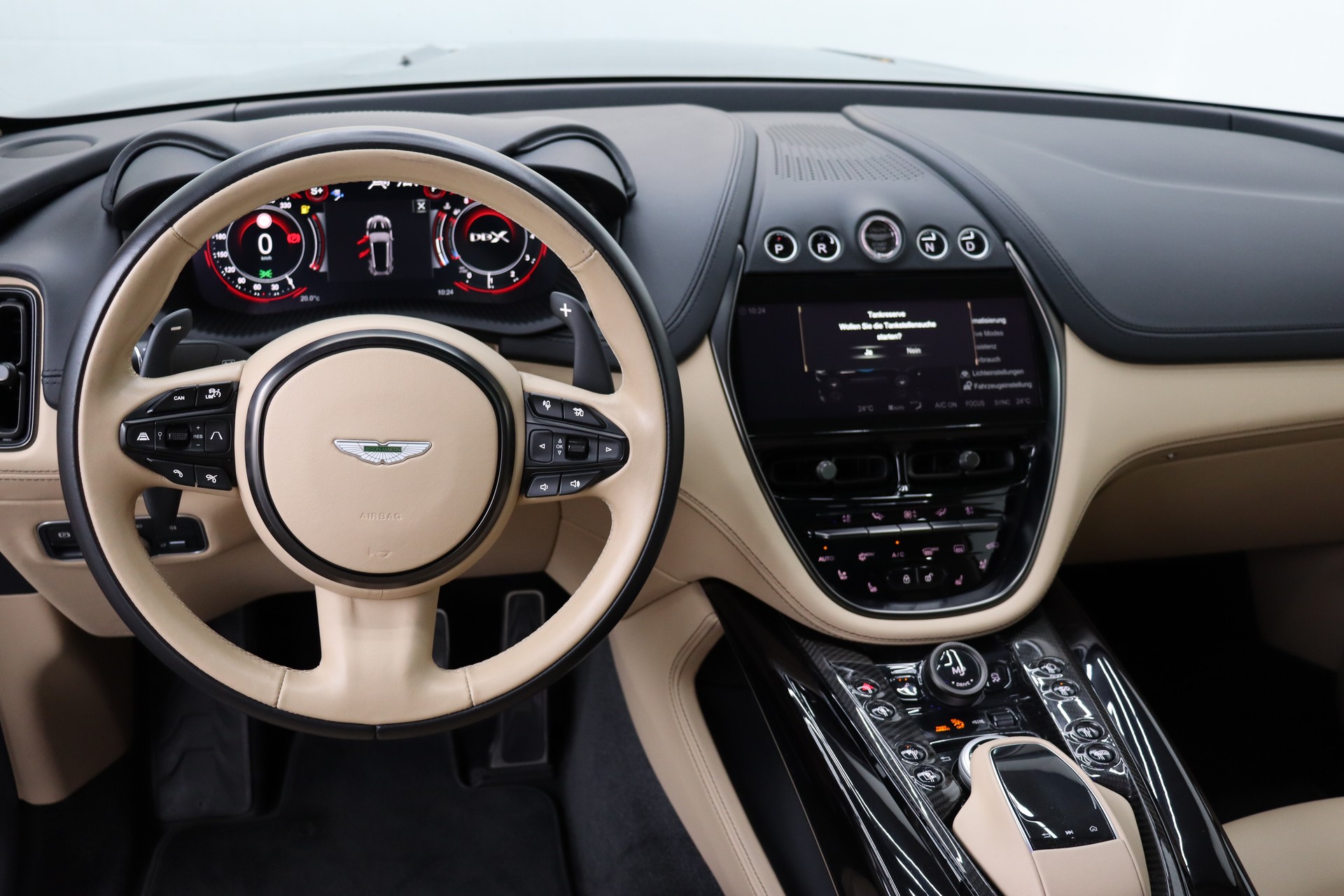 ASTON MARTIN DBX 4.0 V8-image-18