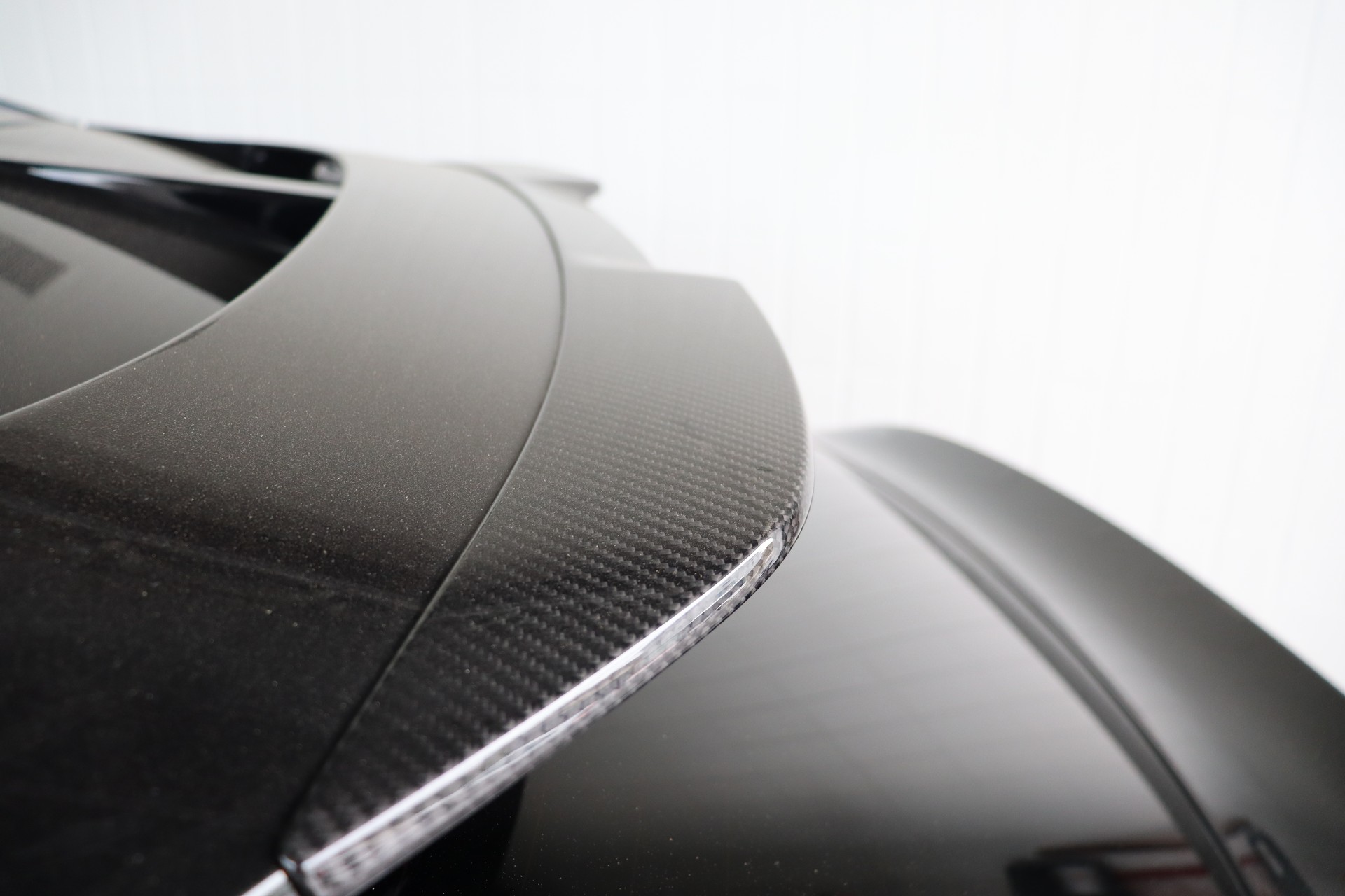 ASTON MARTIN DBX 4.0 V8-image-13