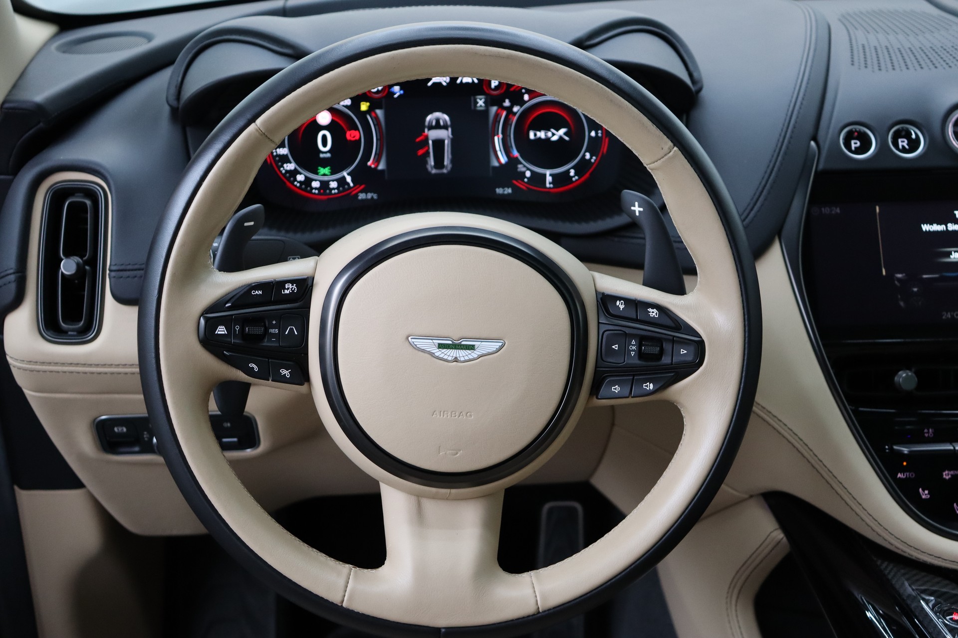 ASTON MARTIN DBX 4.0 V8-image-19