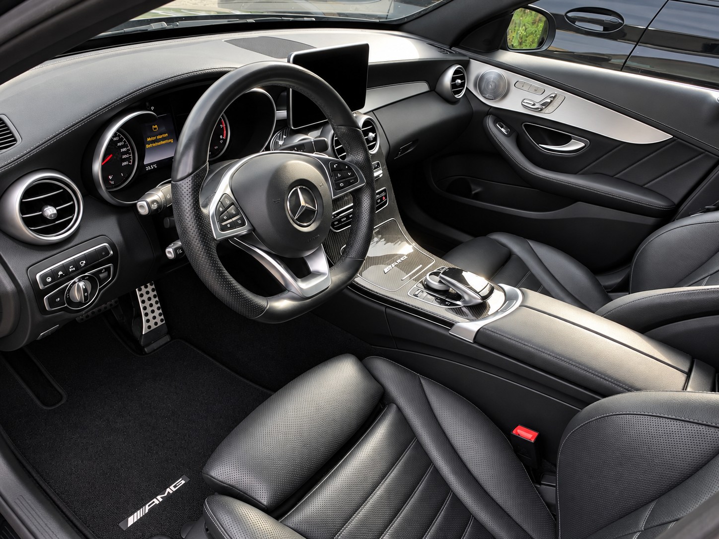MERCEDES-BENZ C 43 AMG 4Matic 9G-Tronic / Carbon / Panorama / Vollausstattung-image-1