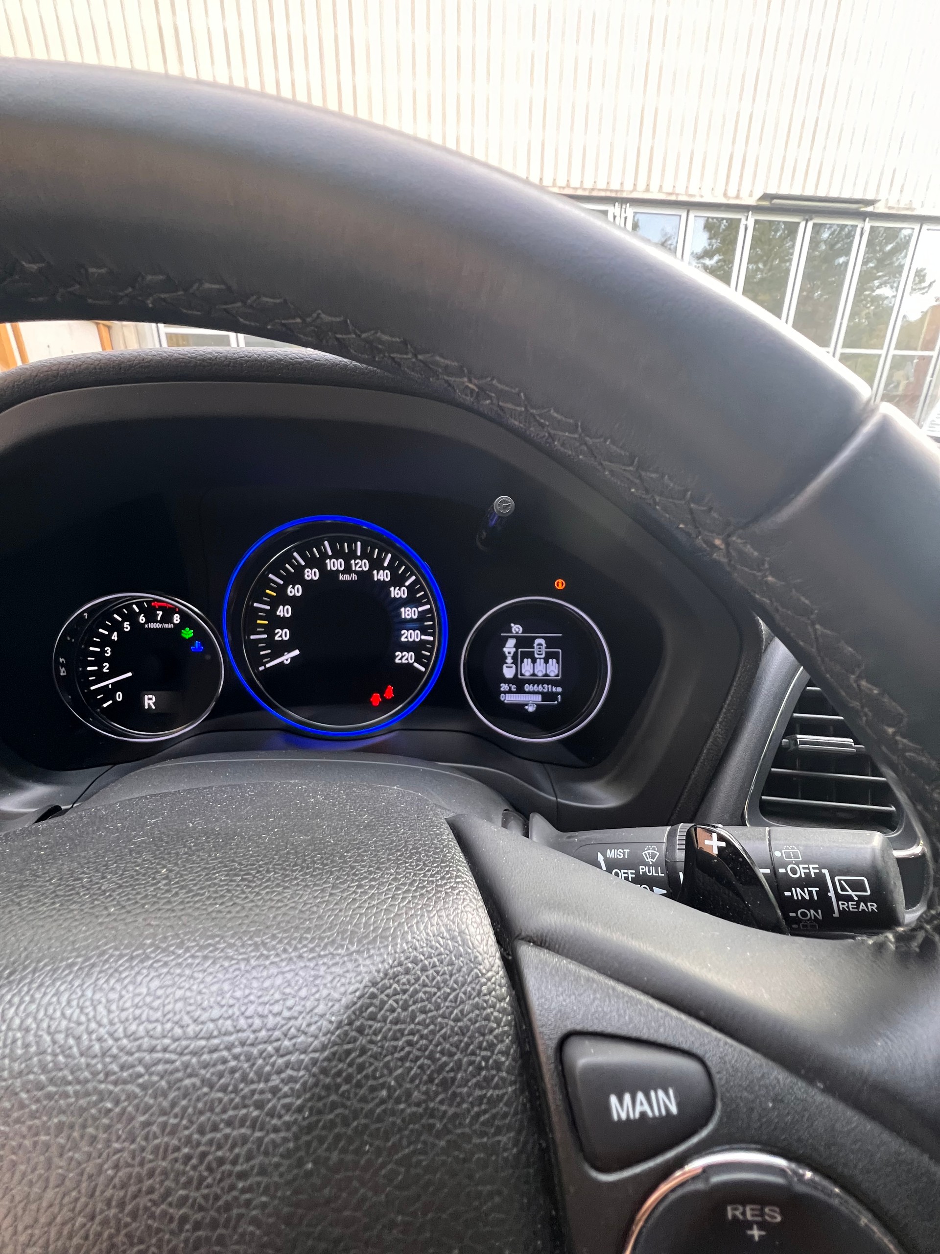 HONDA HR-V 1.5i-VTEC Executive CVT-image-4