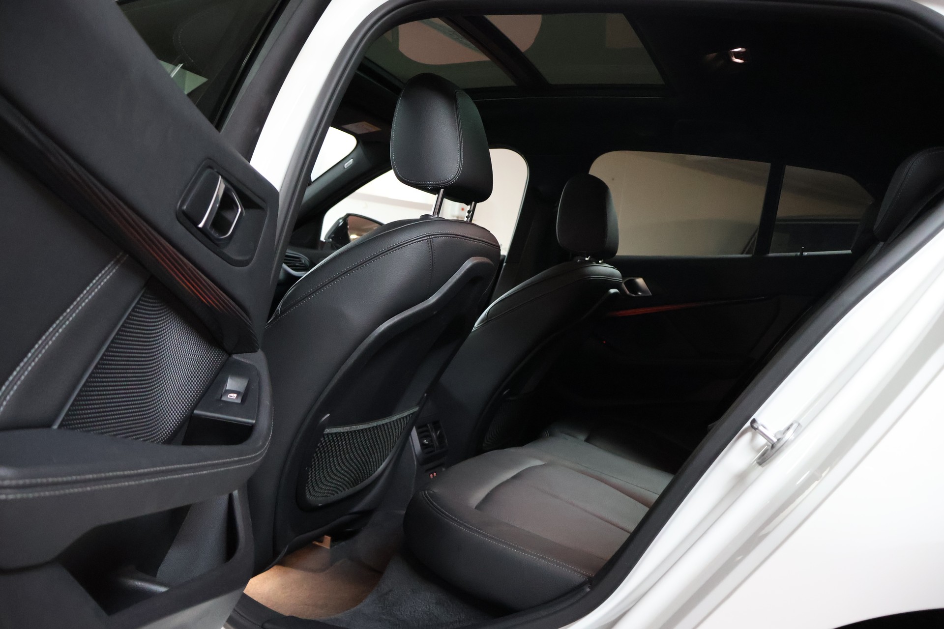 BMW 120d xDrive Steptronic M Sport-image-18