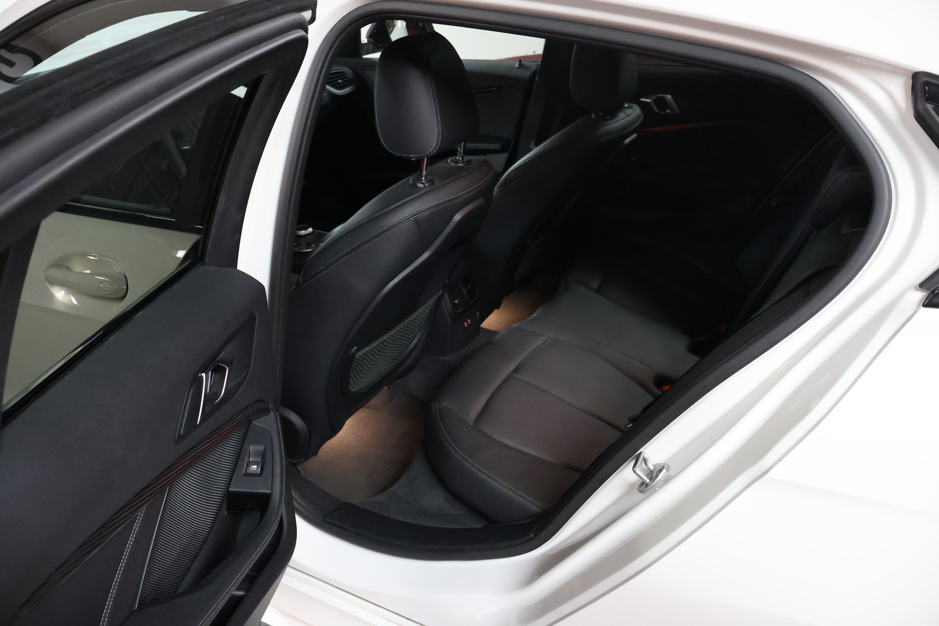 BMW 120d xDrive Steptronic M Sport-image-16
