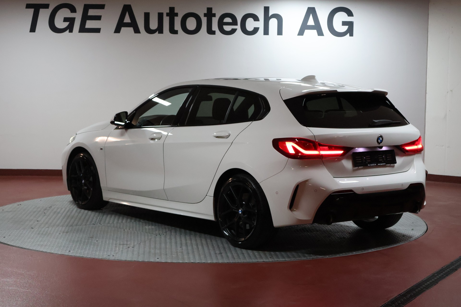 BMW 120d xDrive Steptronic M Sport-image-19