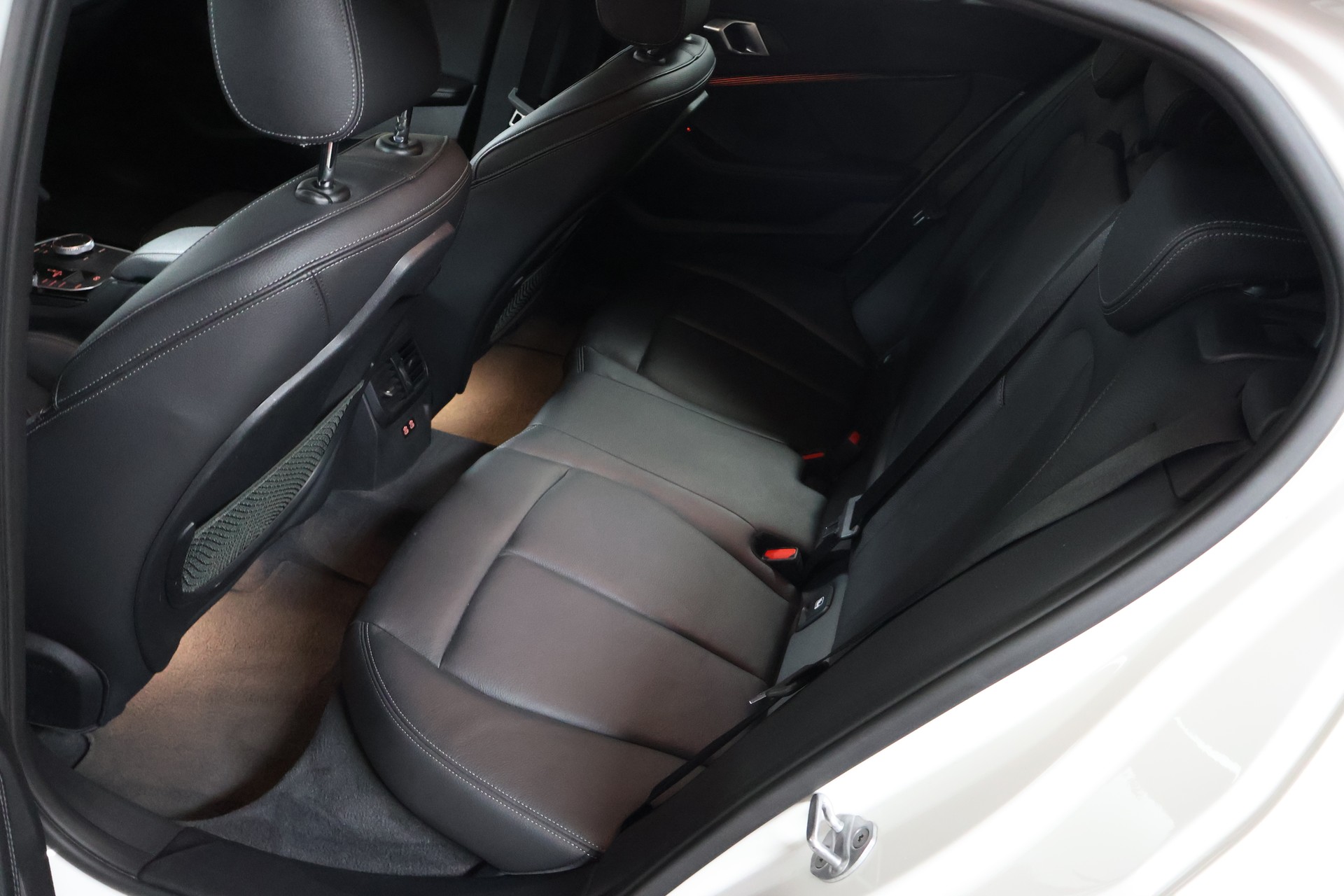 BMW 120d xDrive Steptronic M Sport-image-17