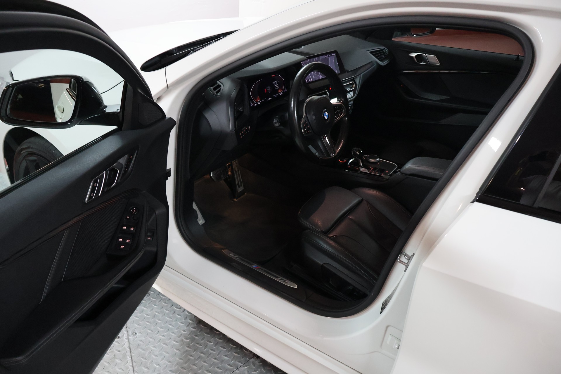 BMW 120d xDrive Steptronic M Sport-image-5