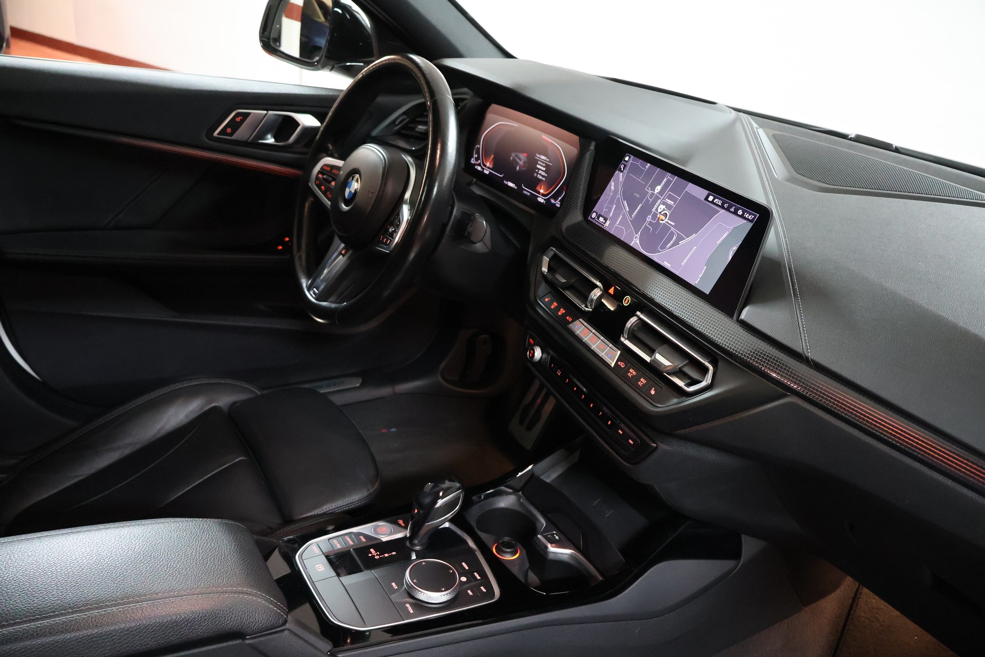 BMW 120d xDrive Steptronic M Sport-image-11