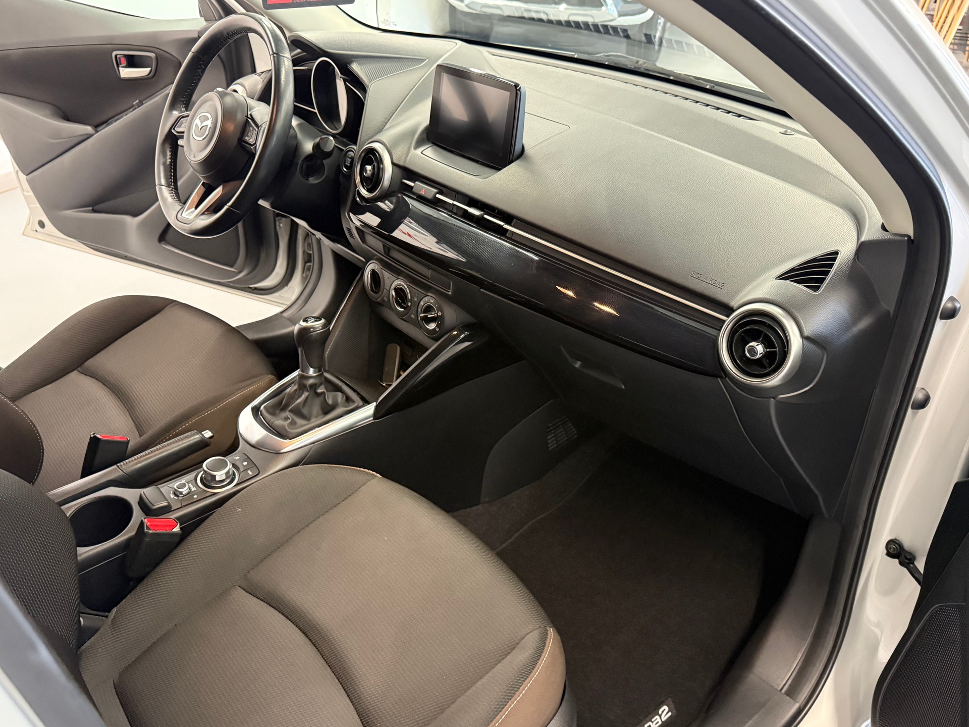 MAZDA 2 SKYACTIV-G 90 Mild Hybrid Ambition-image-15