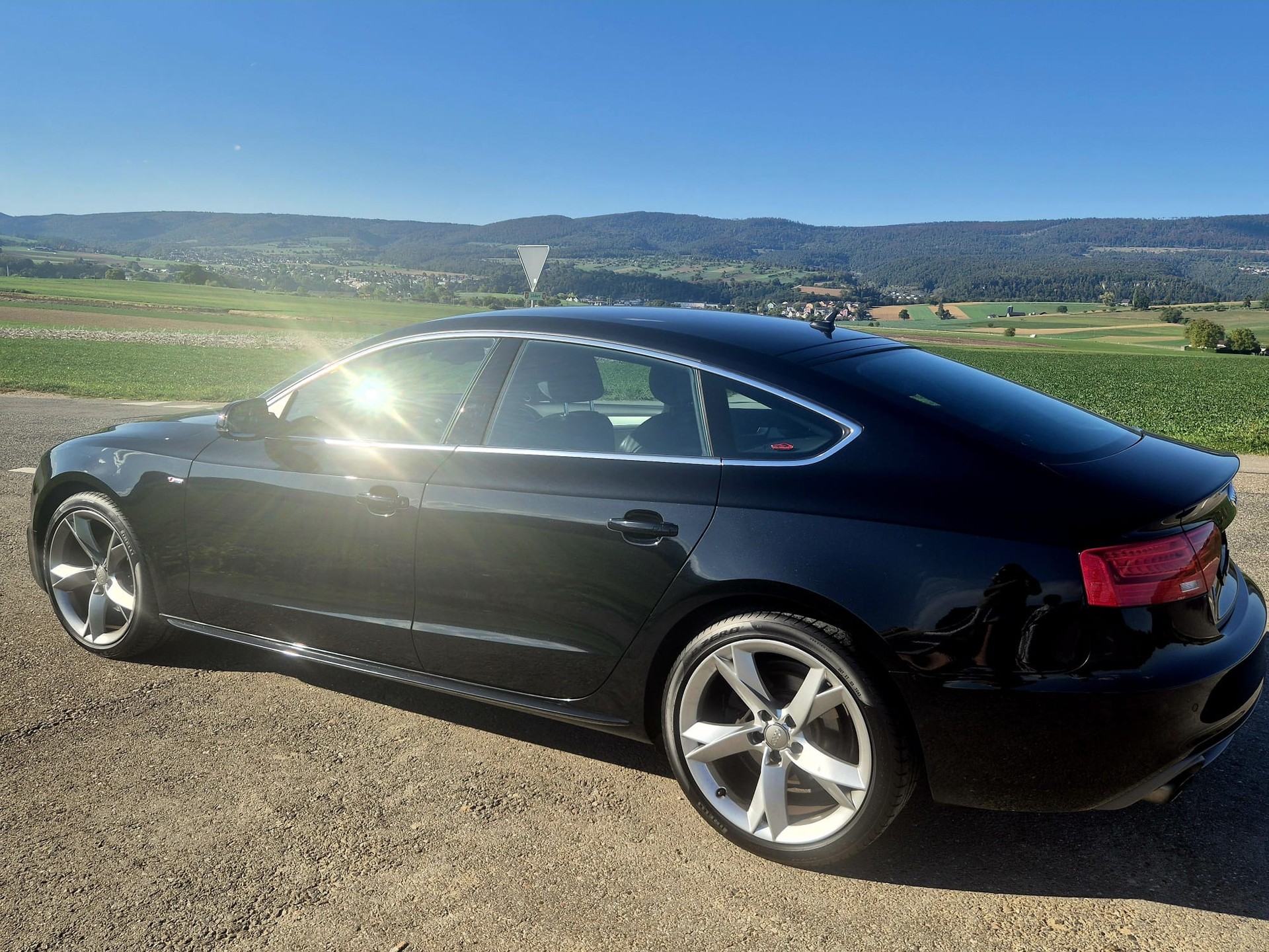 AUDI 2.0 TFSI 225 quattro S-Tronic-image-1