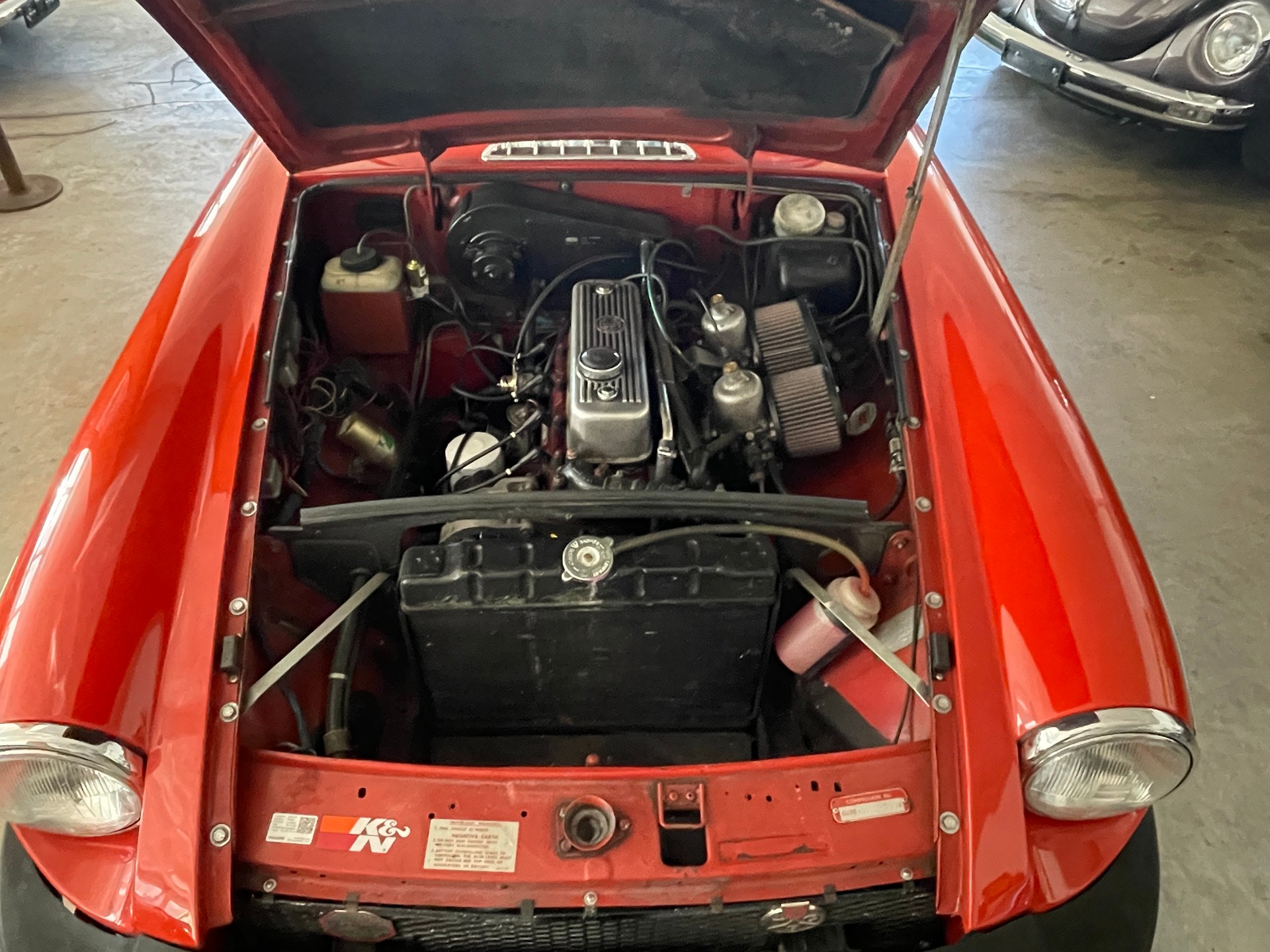 MG B GT Coupé-image-14