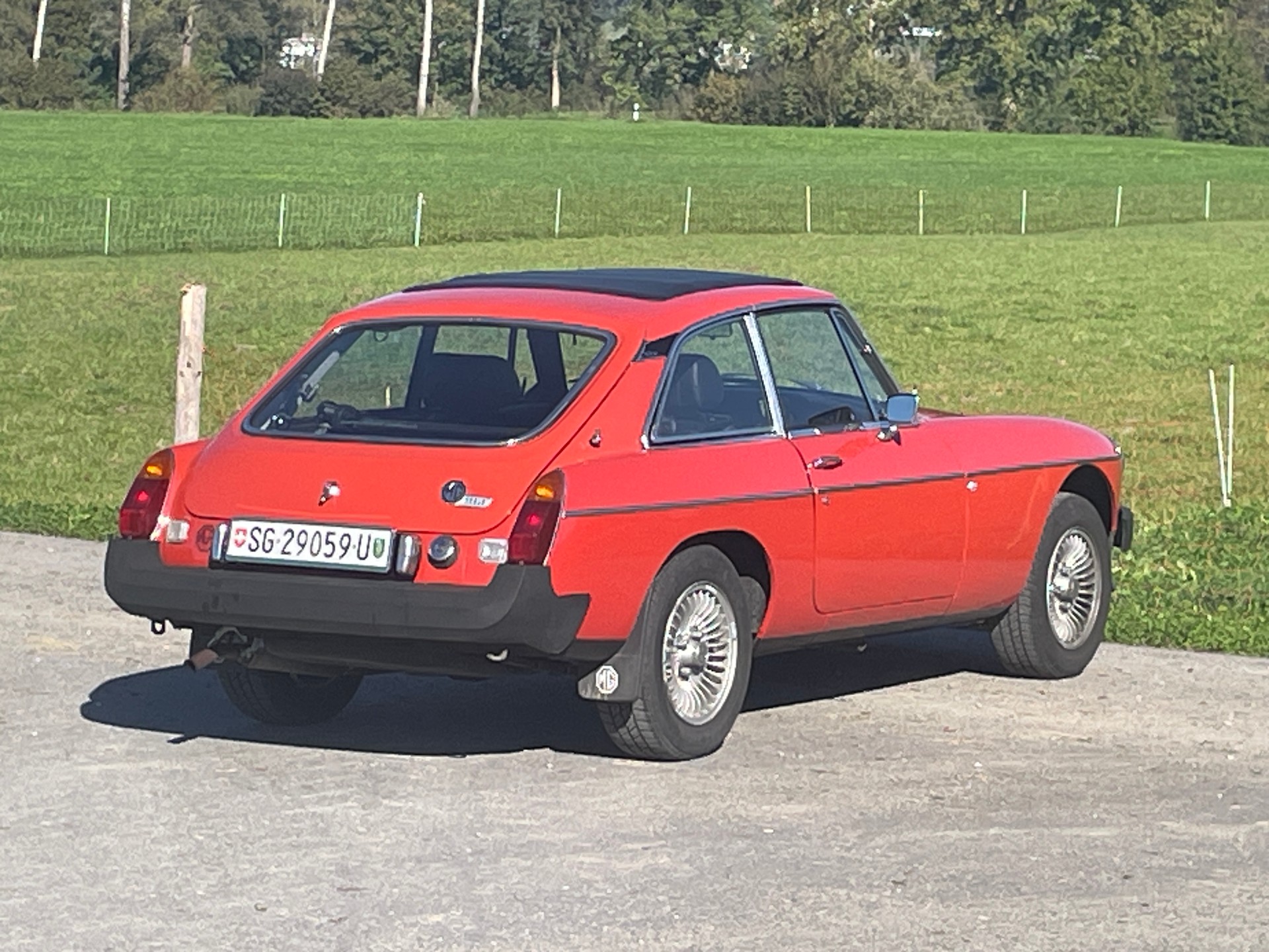 MG B GT Coupé-image-5