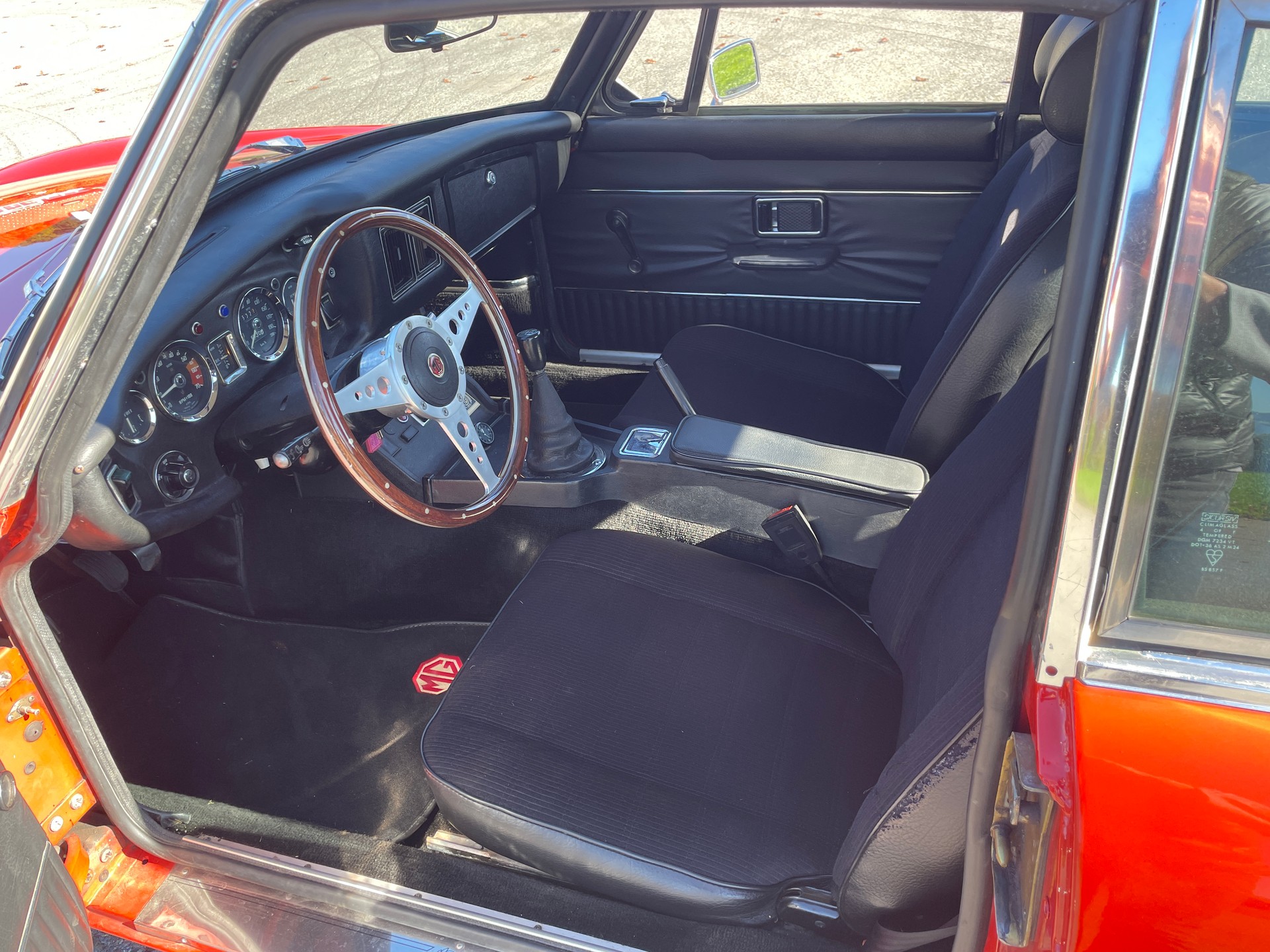 MG B GT Coupé-image-10