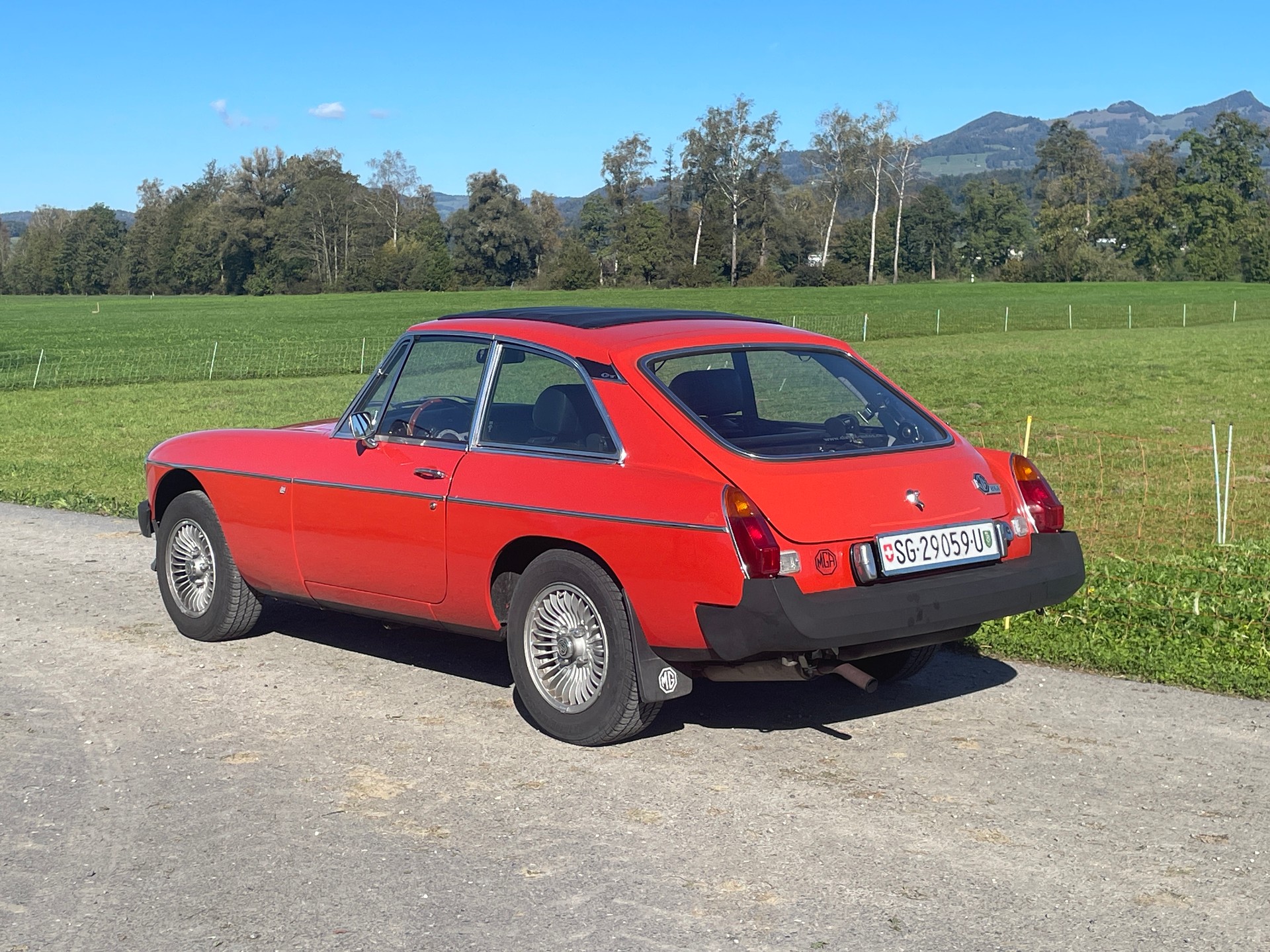 MG B GT Coupé-image-6