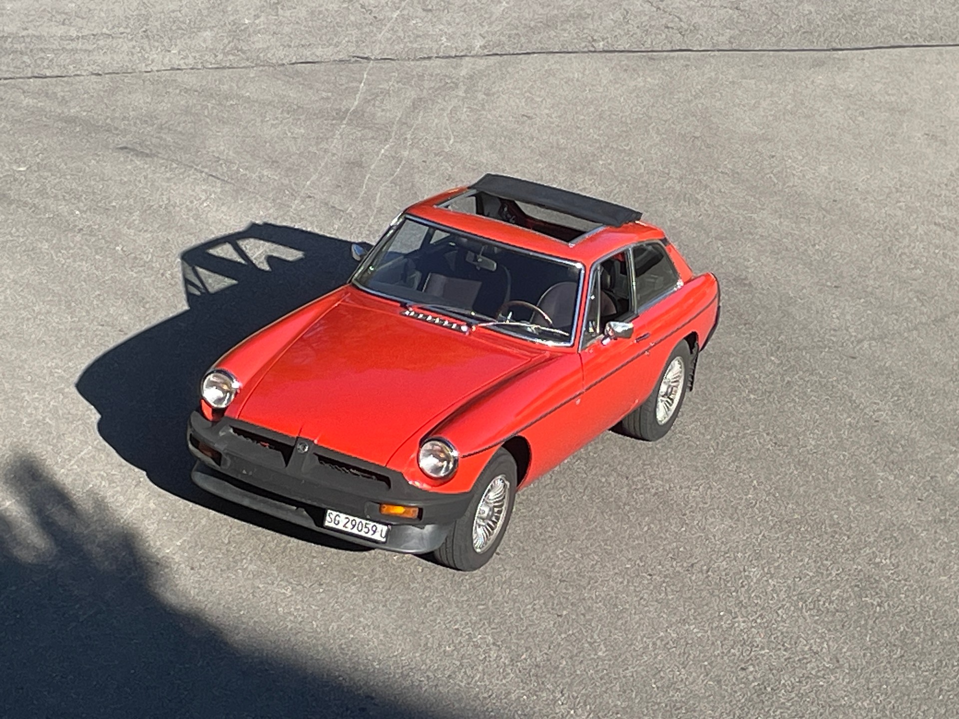MG B GT Coupé-image-15