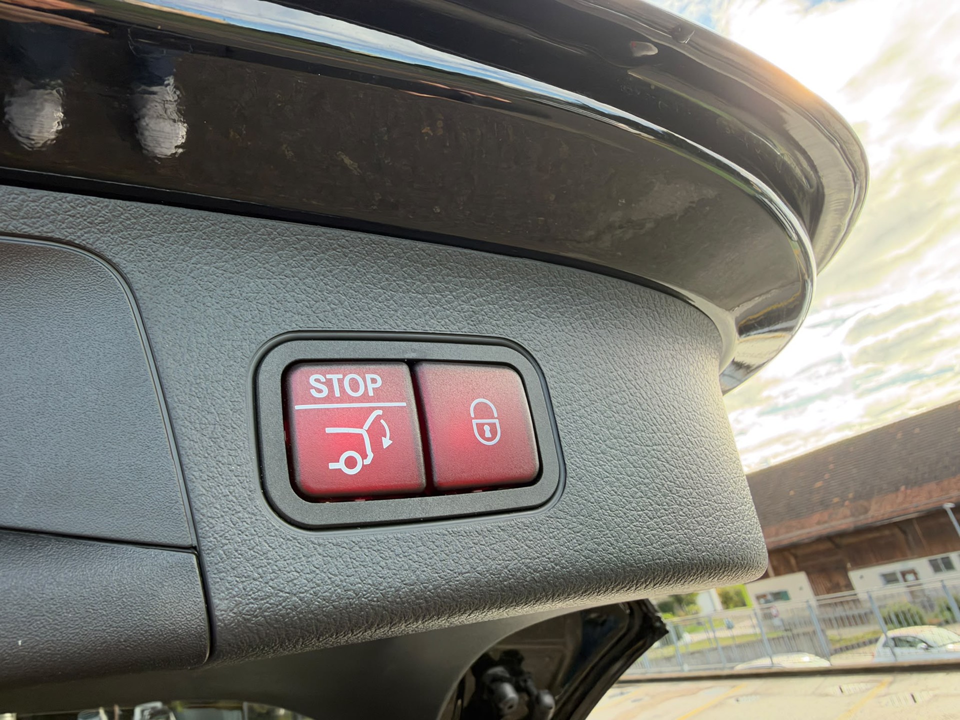MERCEDES-BENZ EQA 300 4Matic Swiss Star-image-10