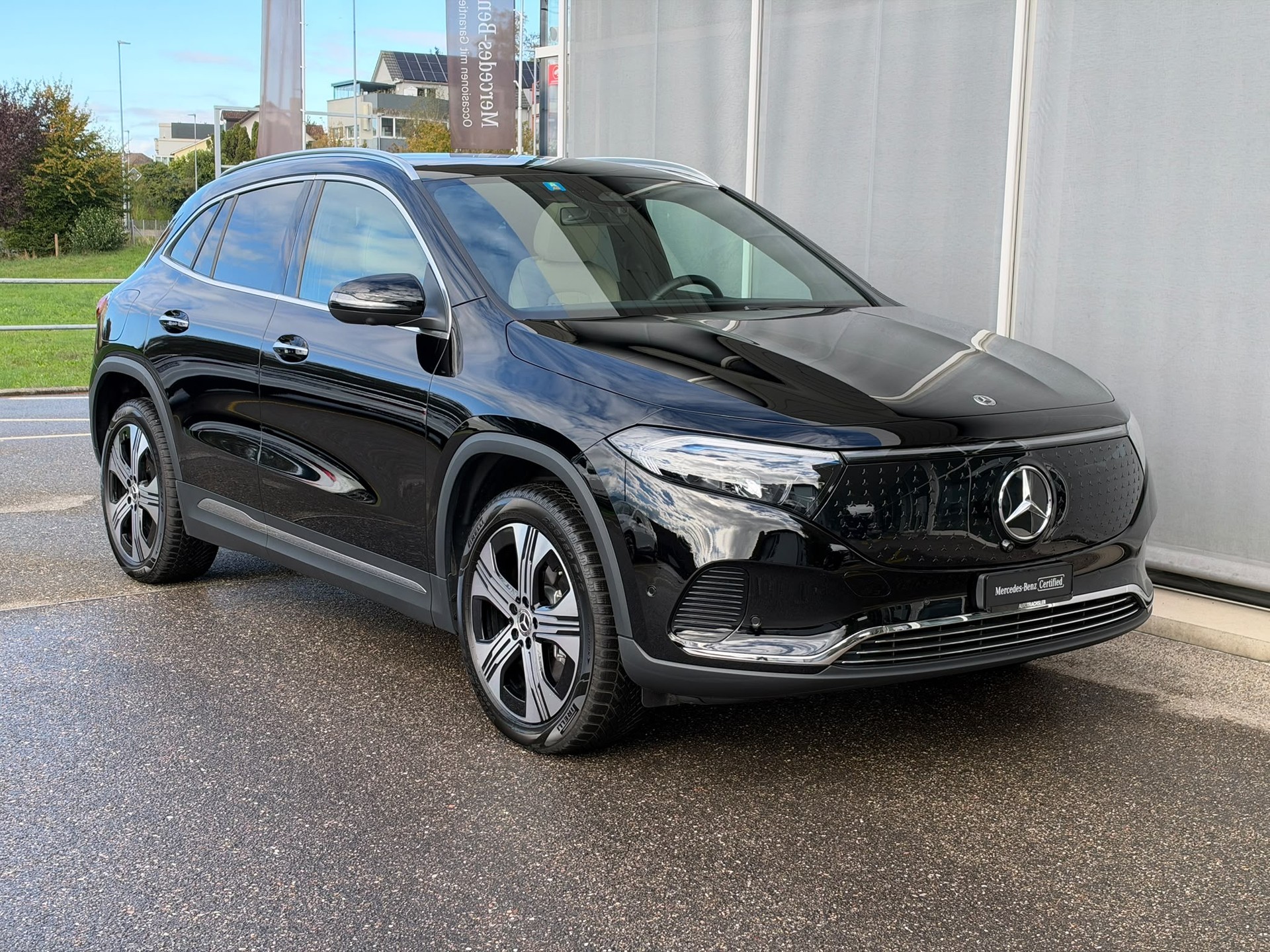 MERCEDES-BENZ EQA 300 4Matic Swiss Star-image-0