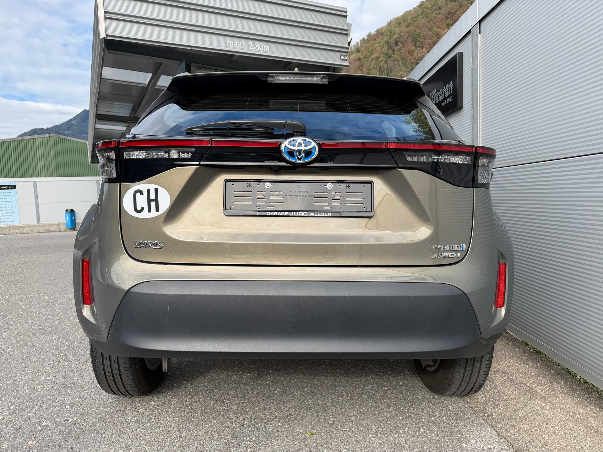 TOYOTA Yaris Cross 1.5 VVT-i HSD Comfort AWD-i-image-4