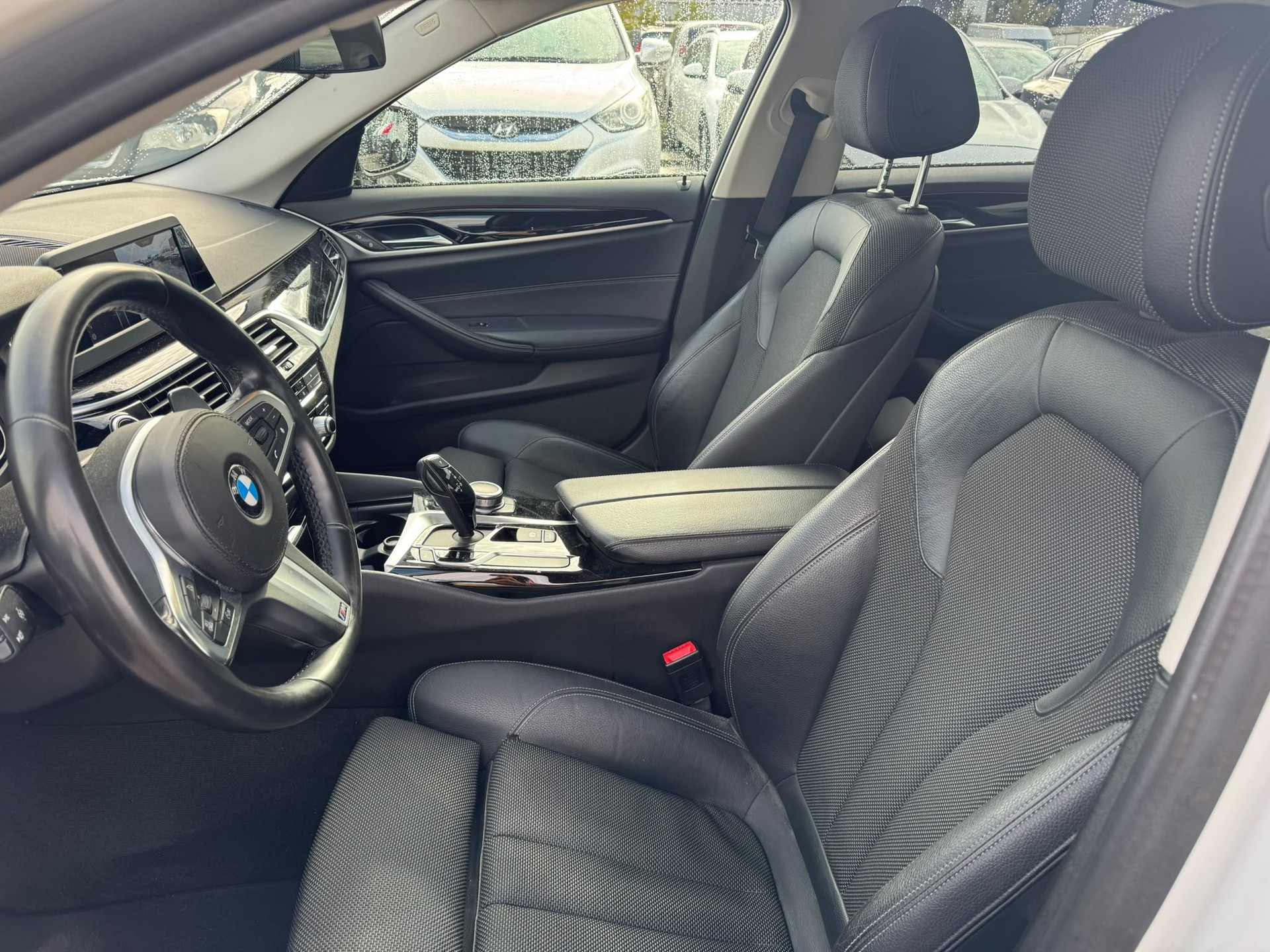 BMW 520i Sport Line Steptronic-image-12