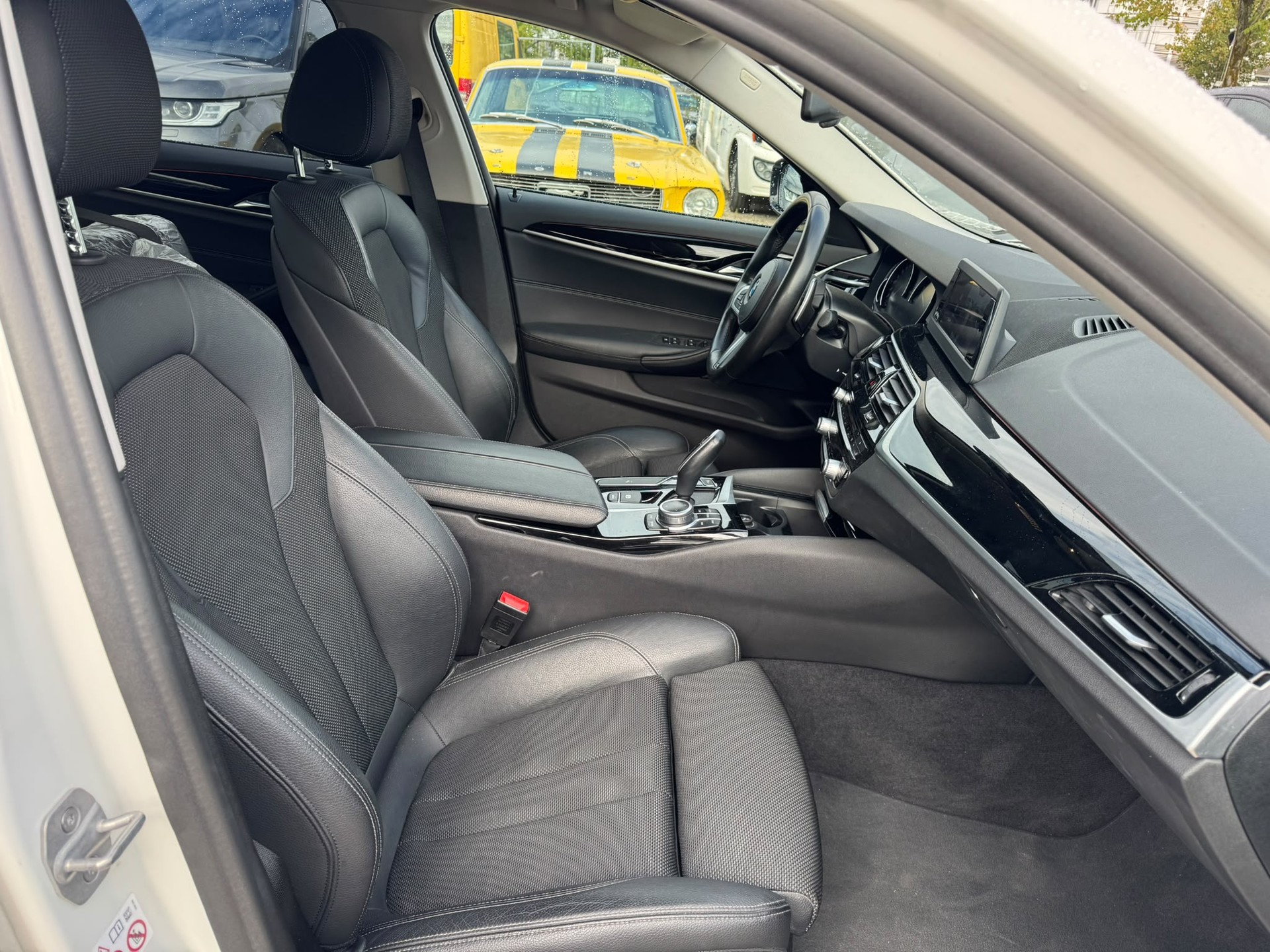 BMW 520i Sport Line Steptronic-image-7