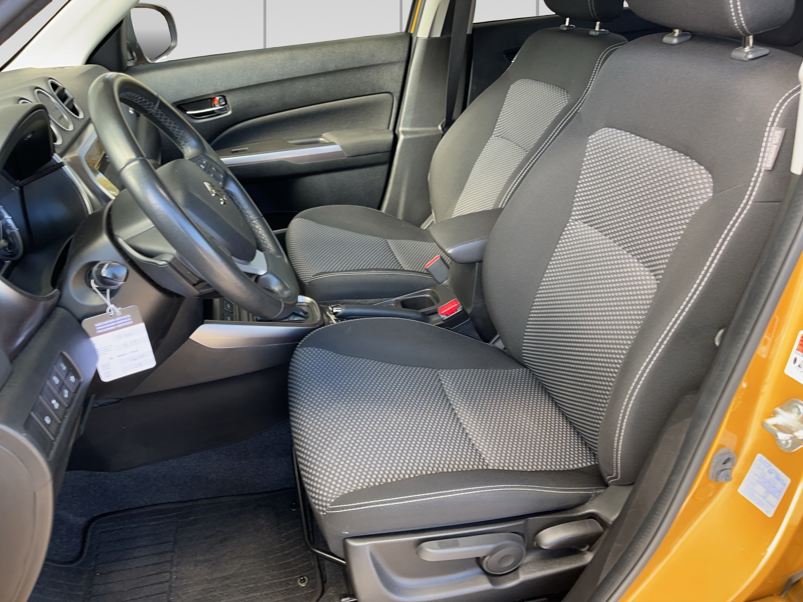 SUZUKI Vitara 1.4 Boosterjet Compact + Hybrid Automatic-image-6