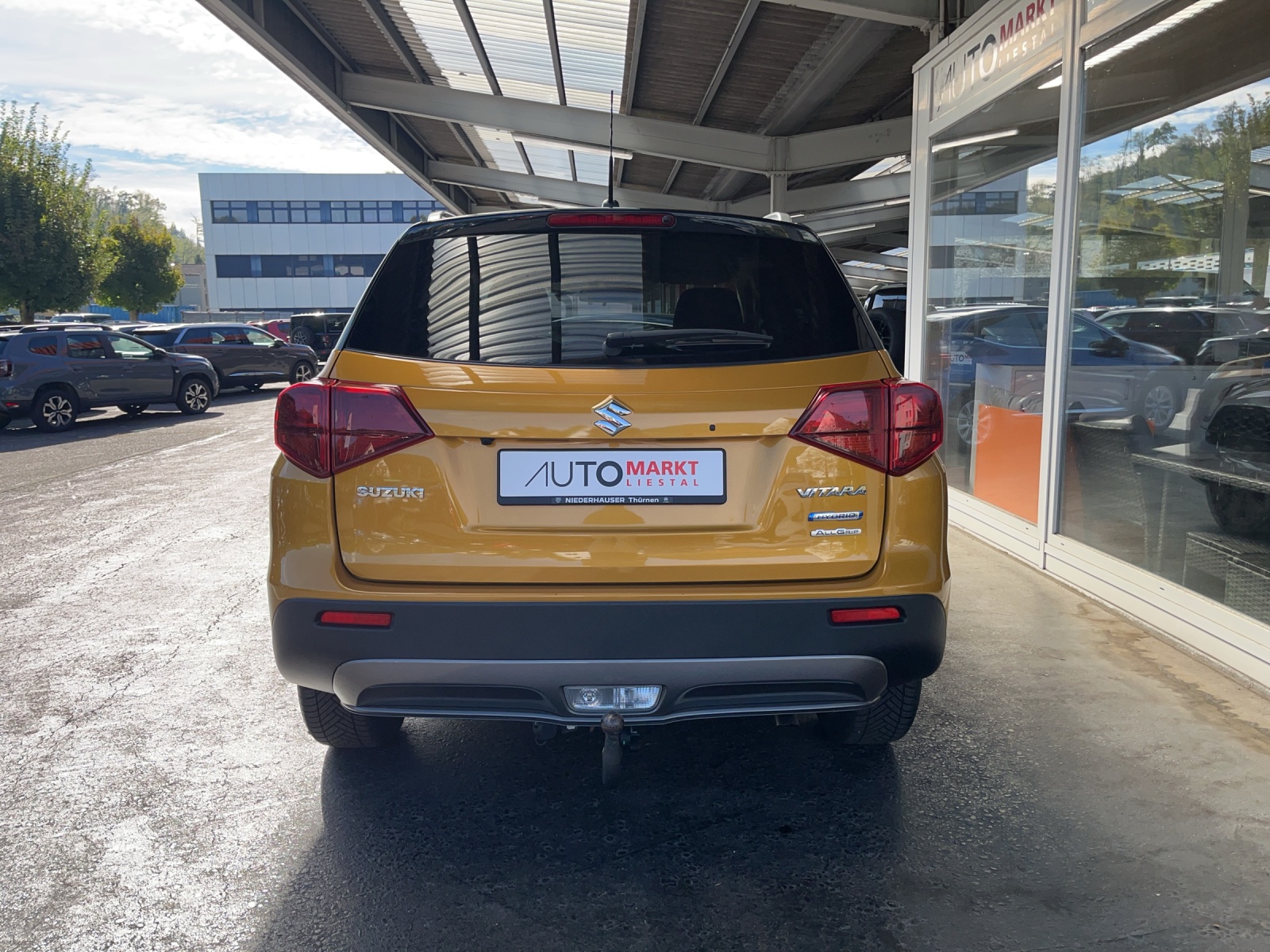 SUZUKI Vitara 1.4 Boosterjet Compact + Hybrid Automatic-image-3