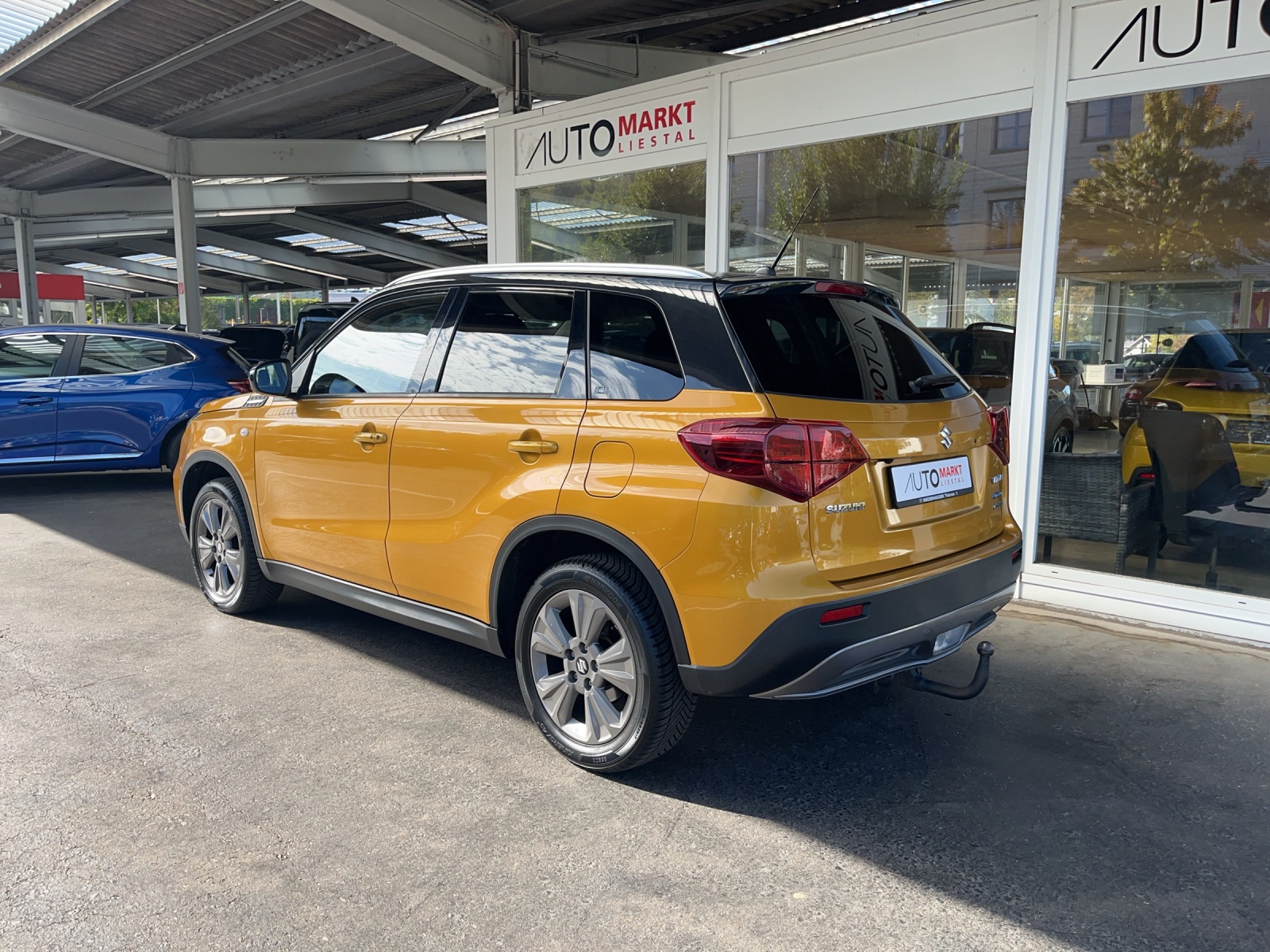 SUZUKI Vitara 1.4 Boosterjet Compact + Hybrid Automatic-image-2