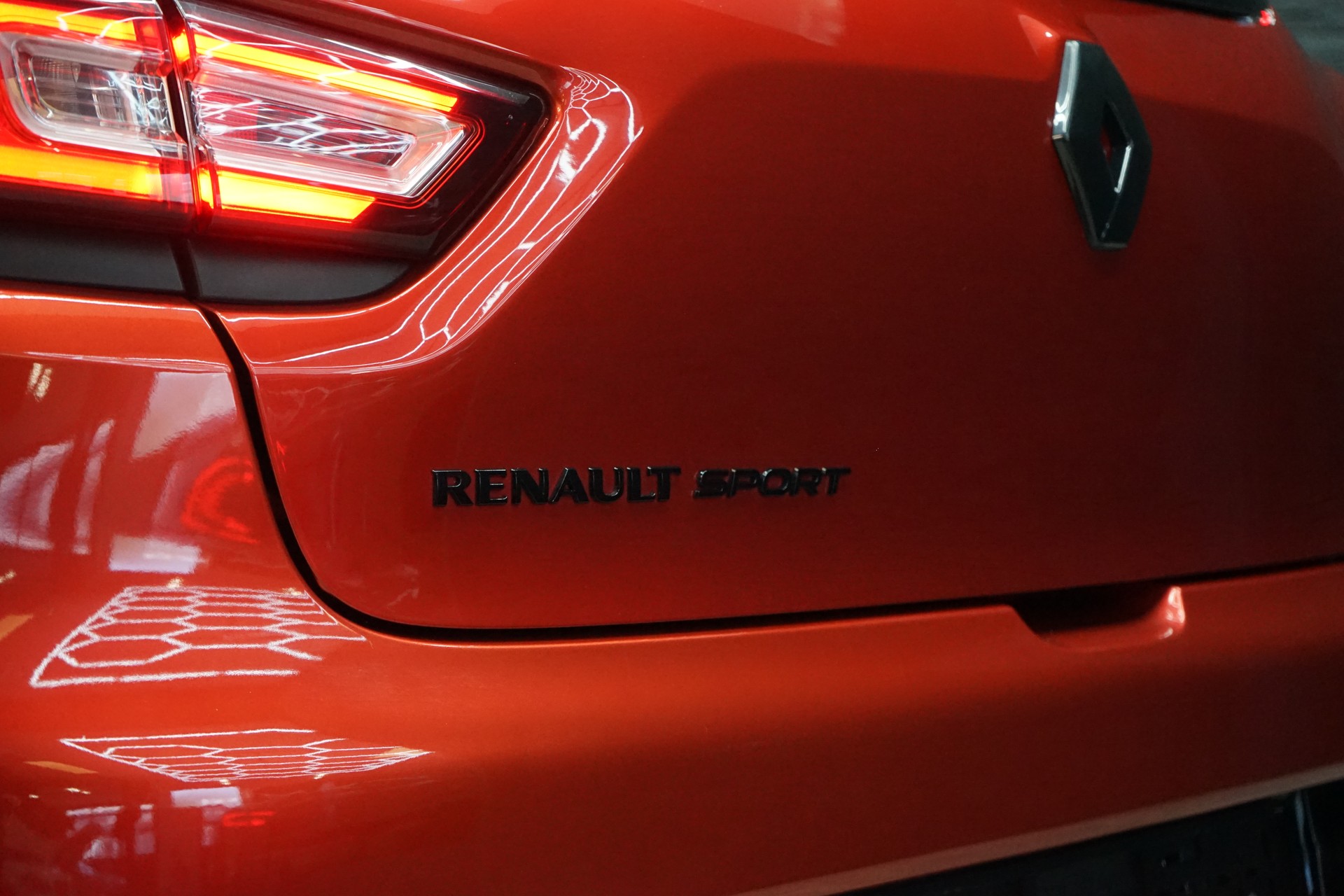 RENAULT Clio 1.6 T RS 200 EDC-image-21