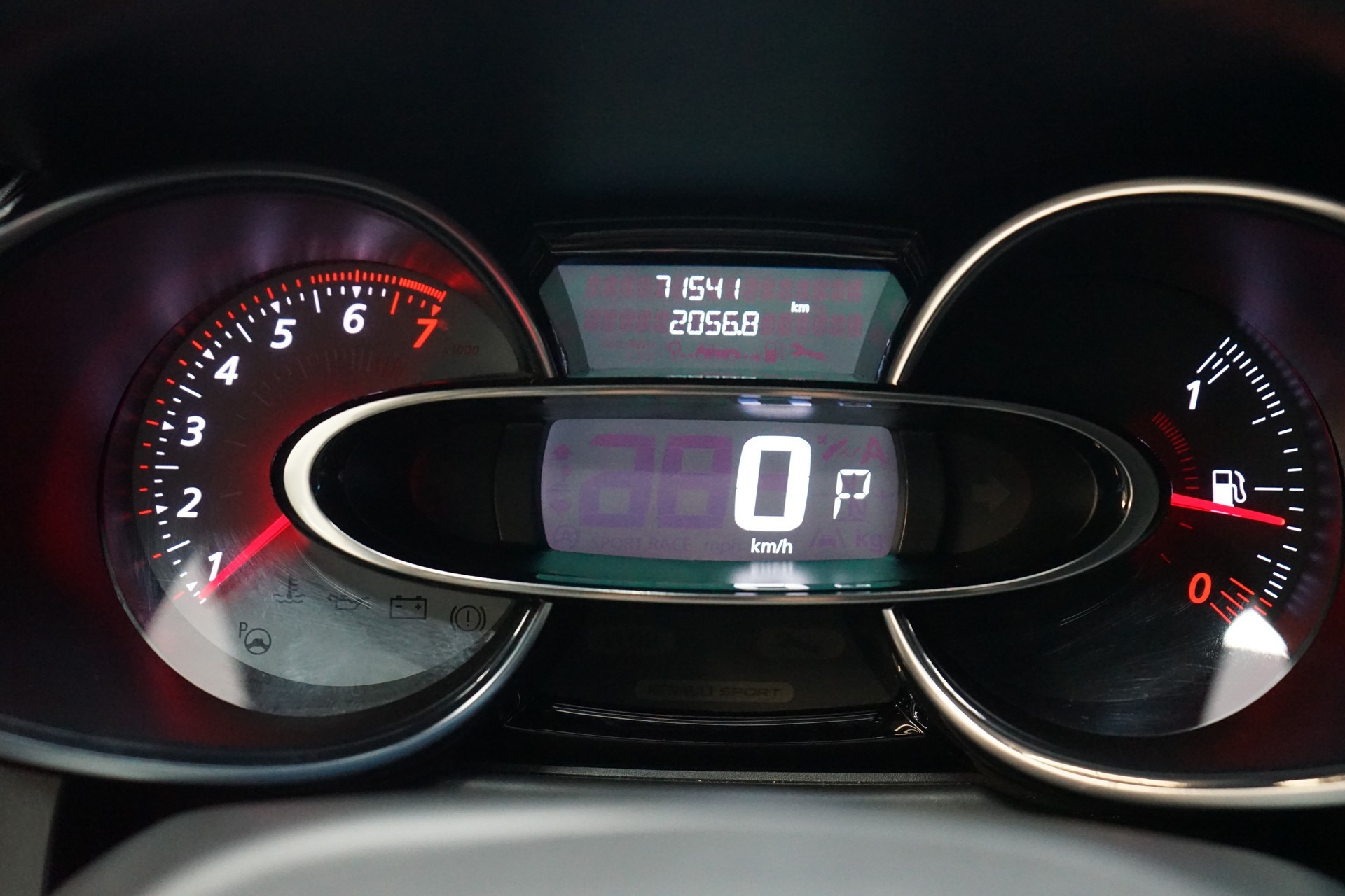 RENAULT Clio 1.6 T RS 200 EDC-image-10