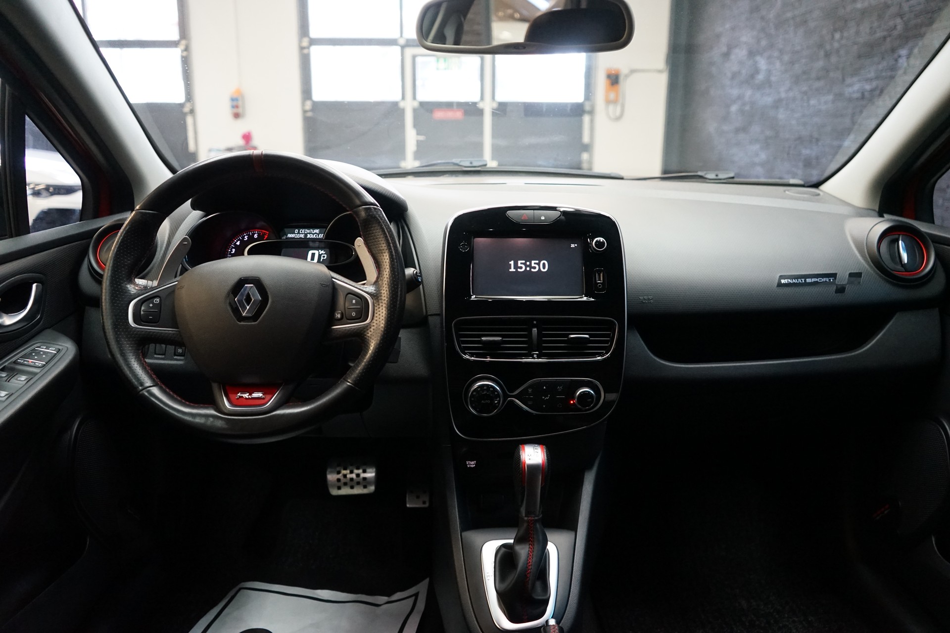 RENAULT Clio 1.6 T RS 200 EDC-image-6