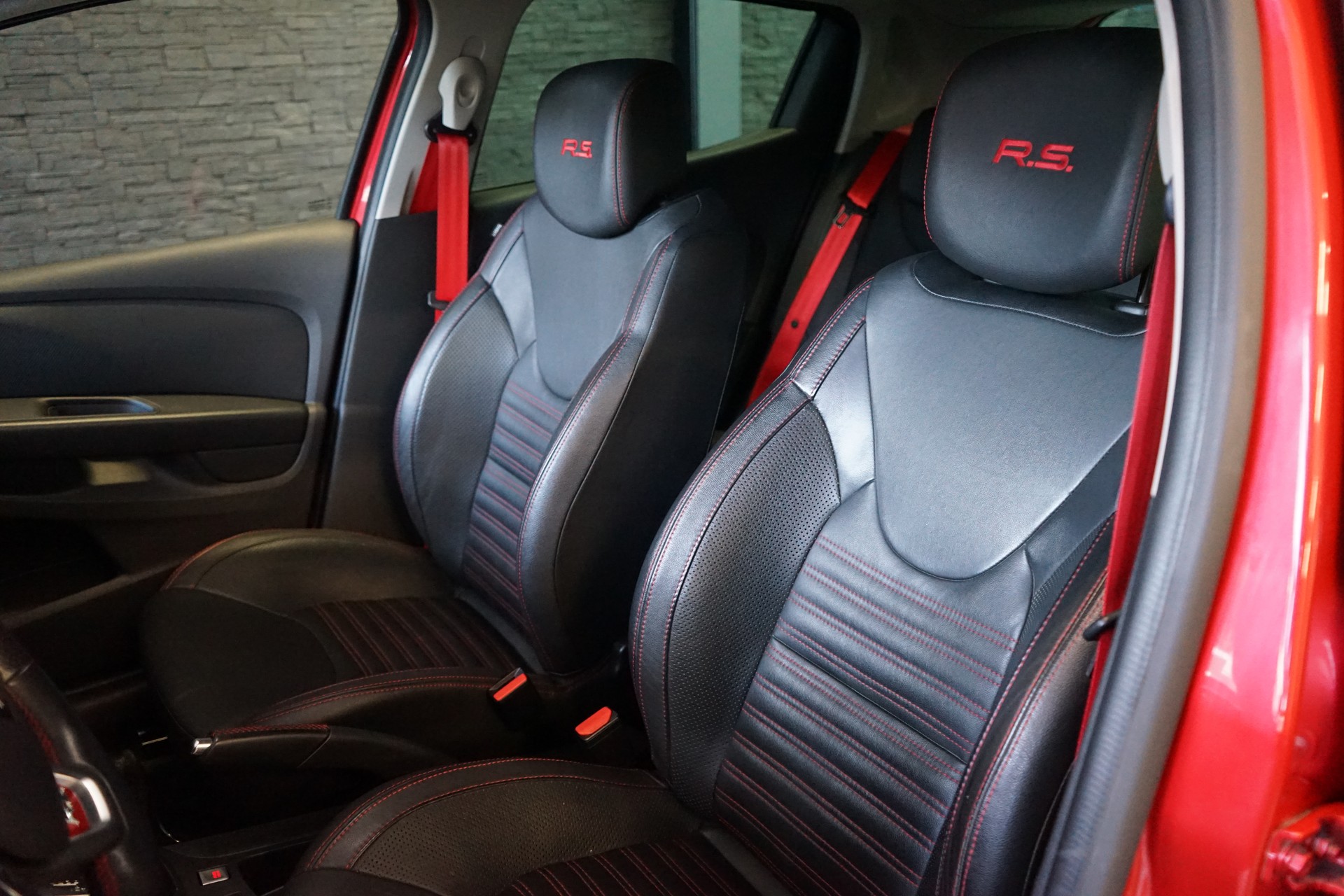 RENAULT Clio 1.6 T RS 200 EDC-image-22