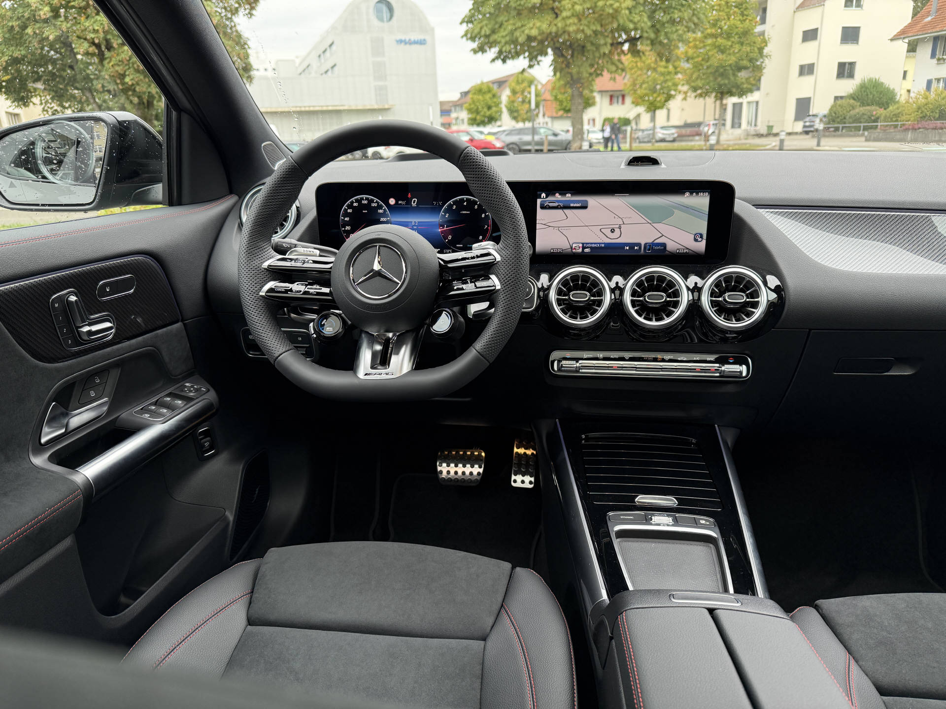 MERCEDES-BENZ GLA 35 AMG 4matic-image-5