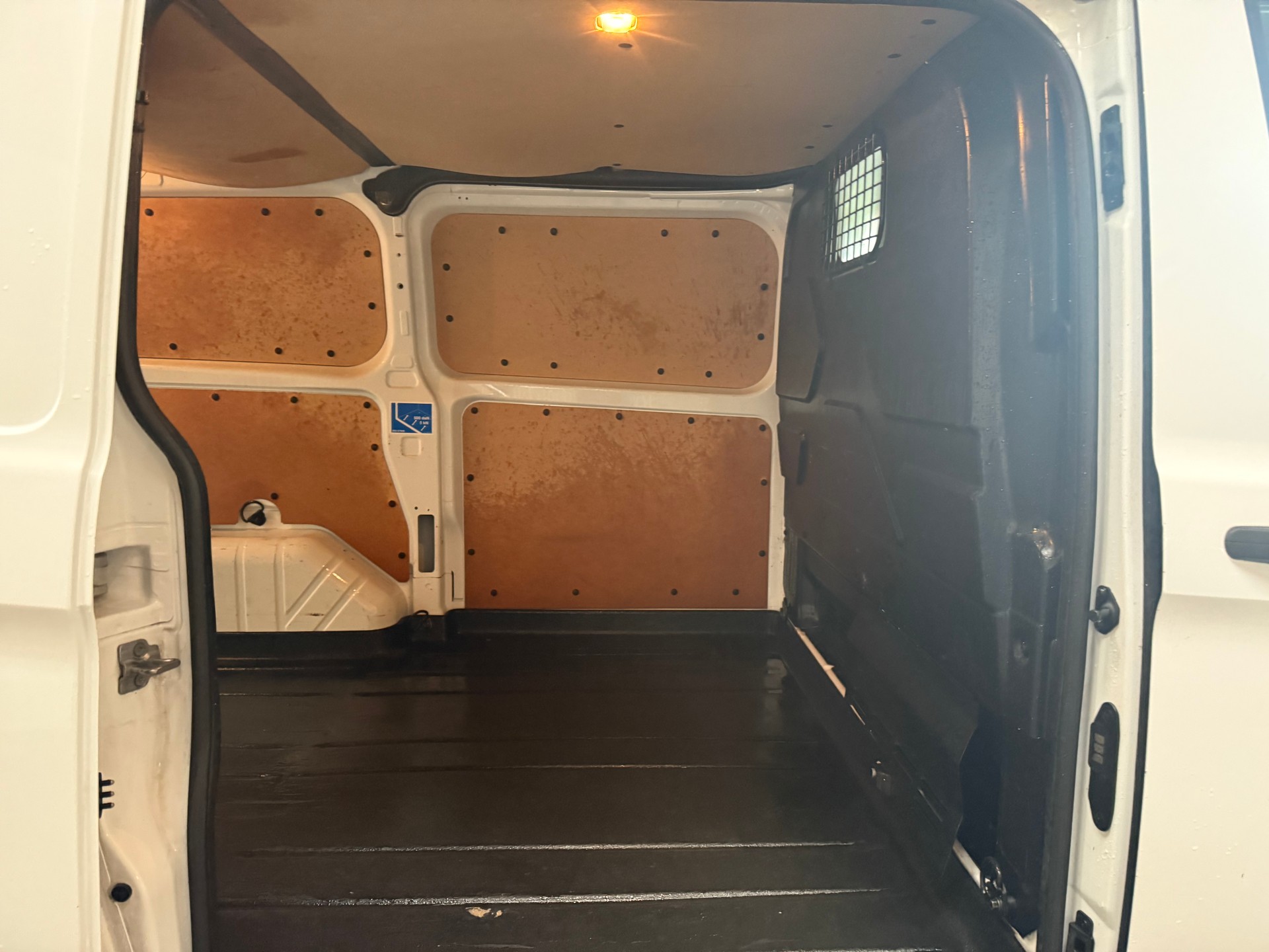 FORD Transit Custom Van 250 L1H1 Startup-image-9