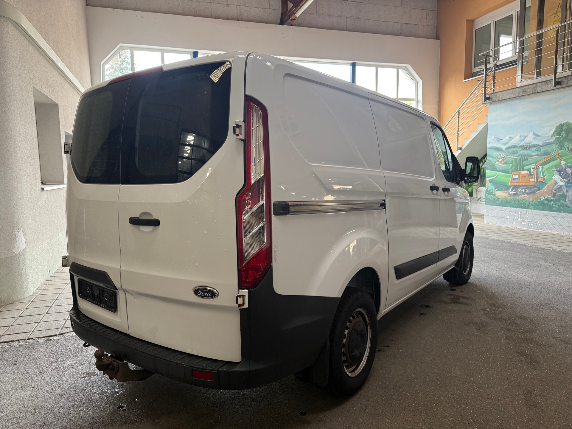 FORD Transit Custom Van 250 L1H1 Startup-image-3