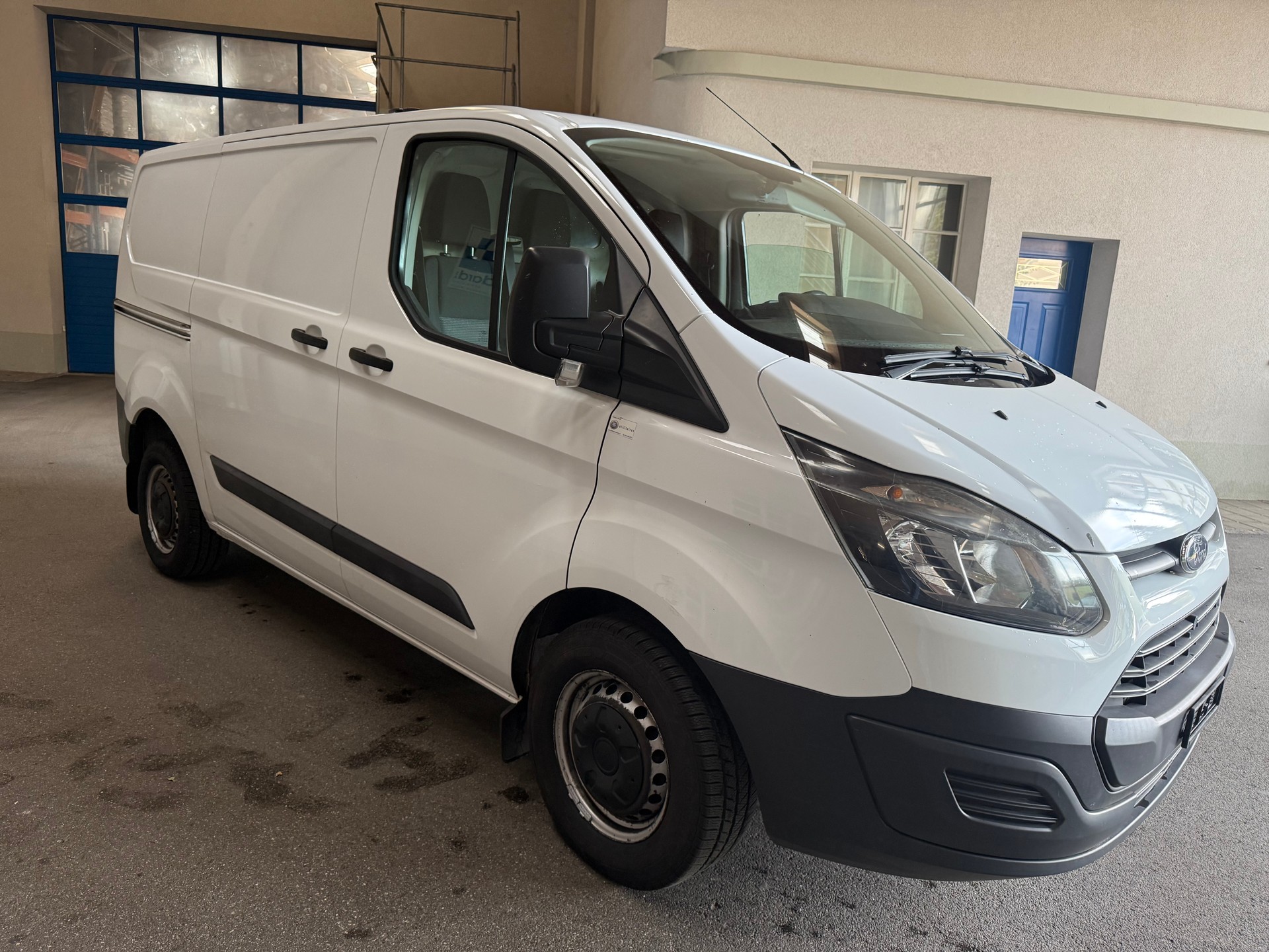 FORD Transit Custom Van 250 L1H1 Startup-image-2
