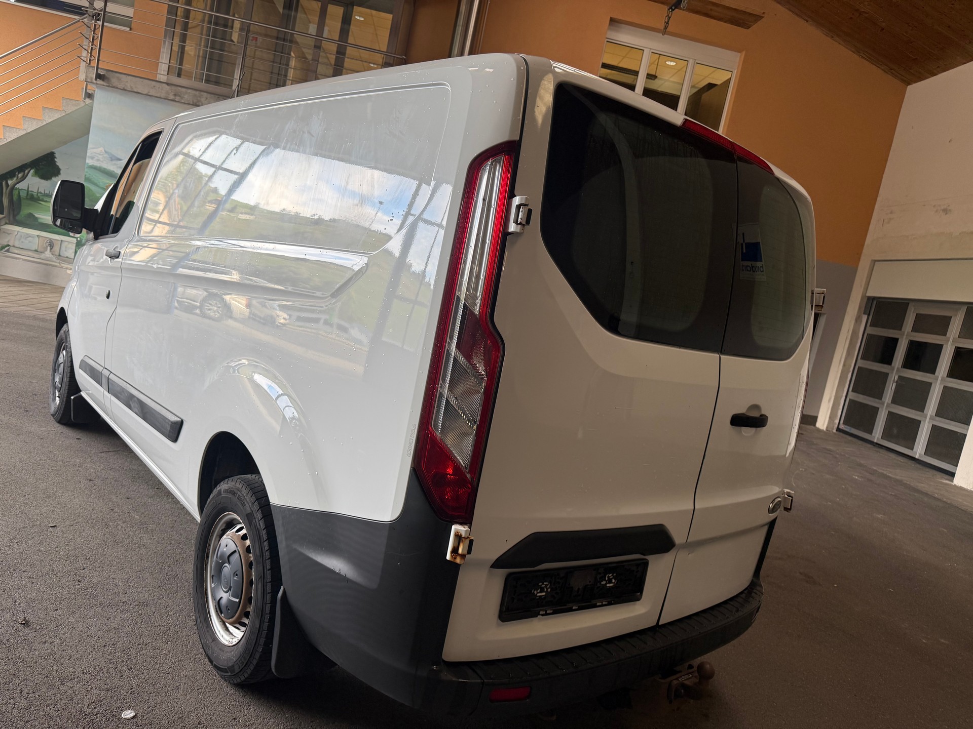 FORD Transit Custom Van 250 L1H1 Startup-image-5