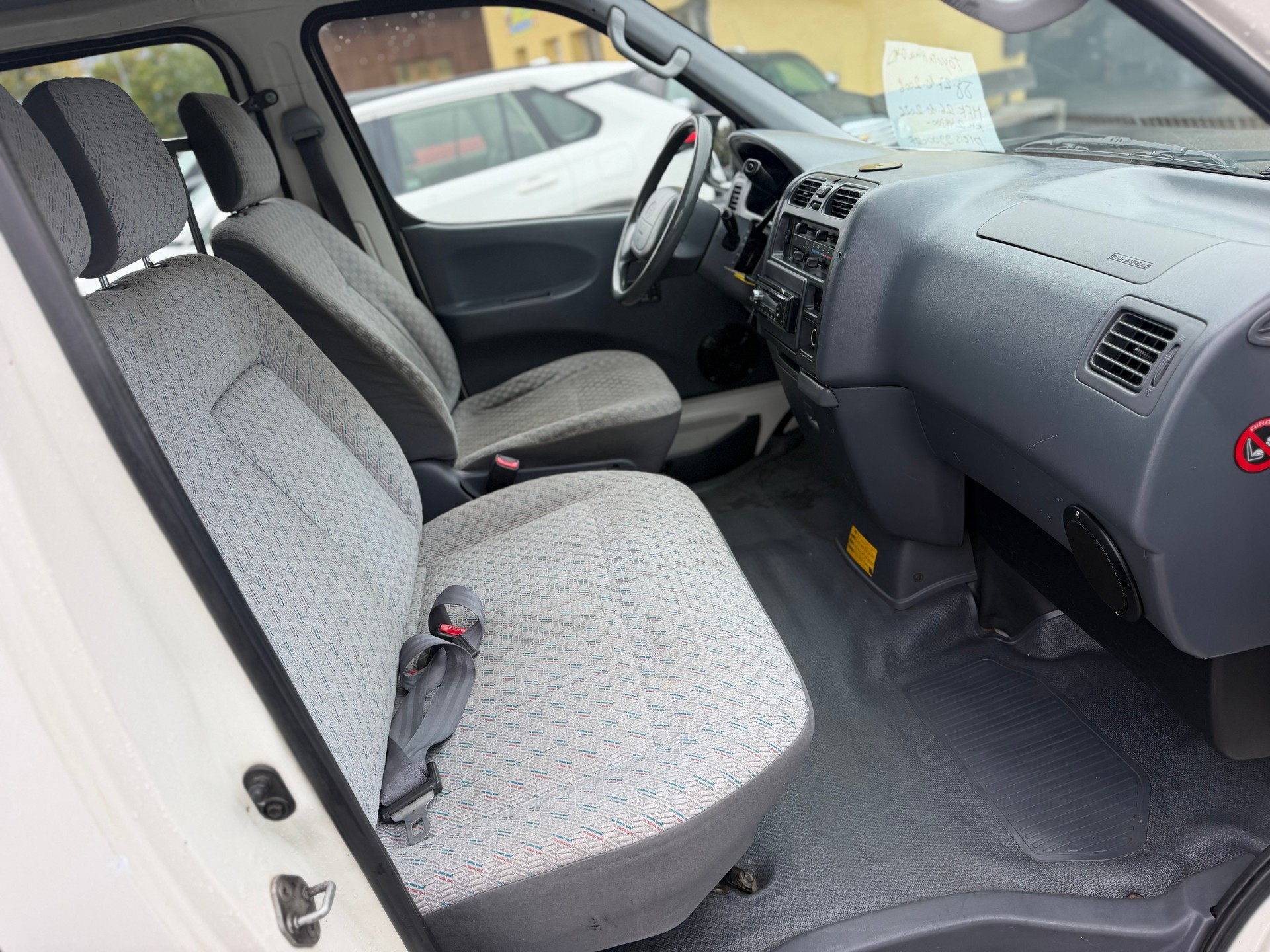TOYOTA Hiace D-4D A/T LWB Kombi-image-11