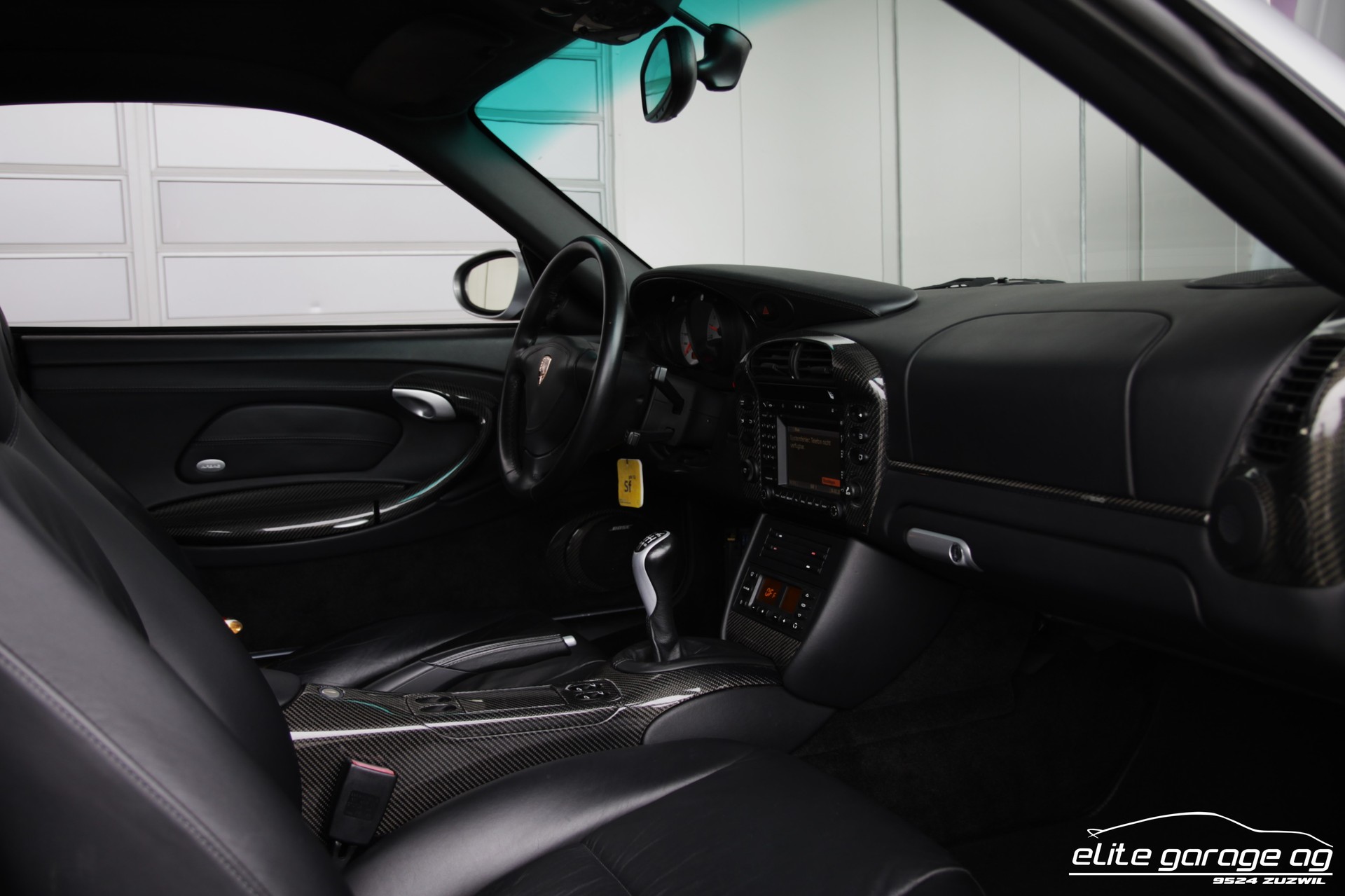 PORSCHE 911 Turbo-image-15