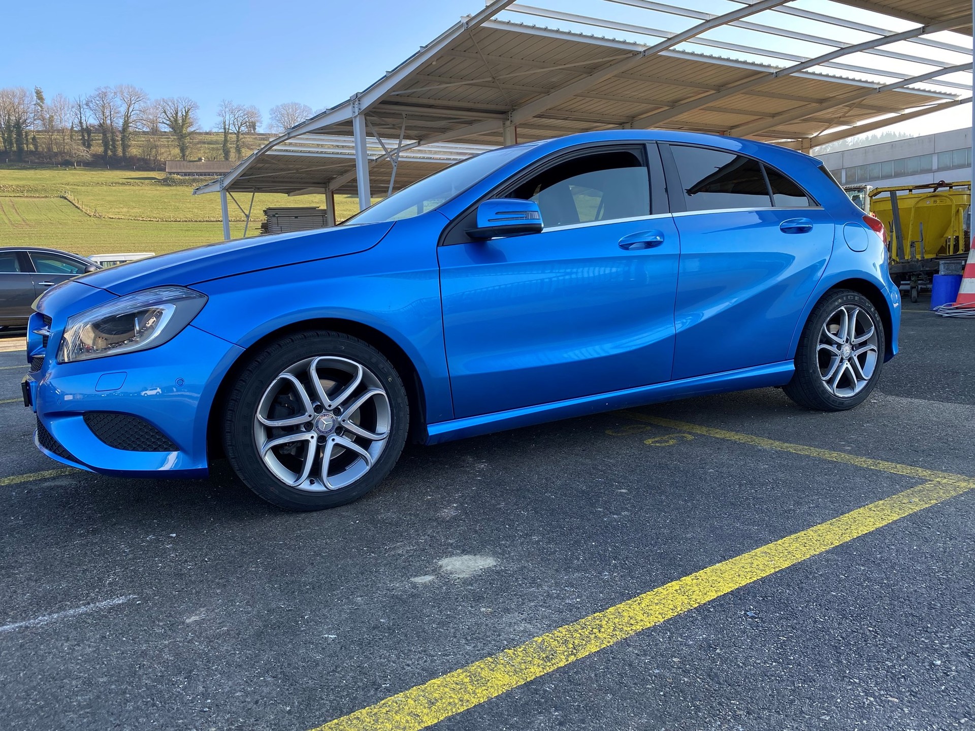 MERCEDES-BENZ A 180 AMG Line-image-0