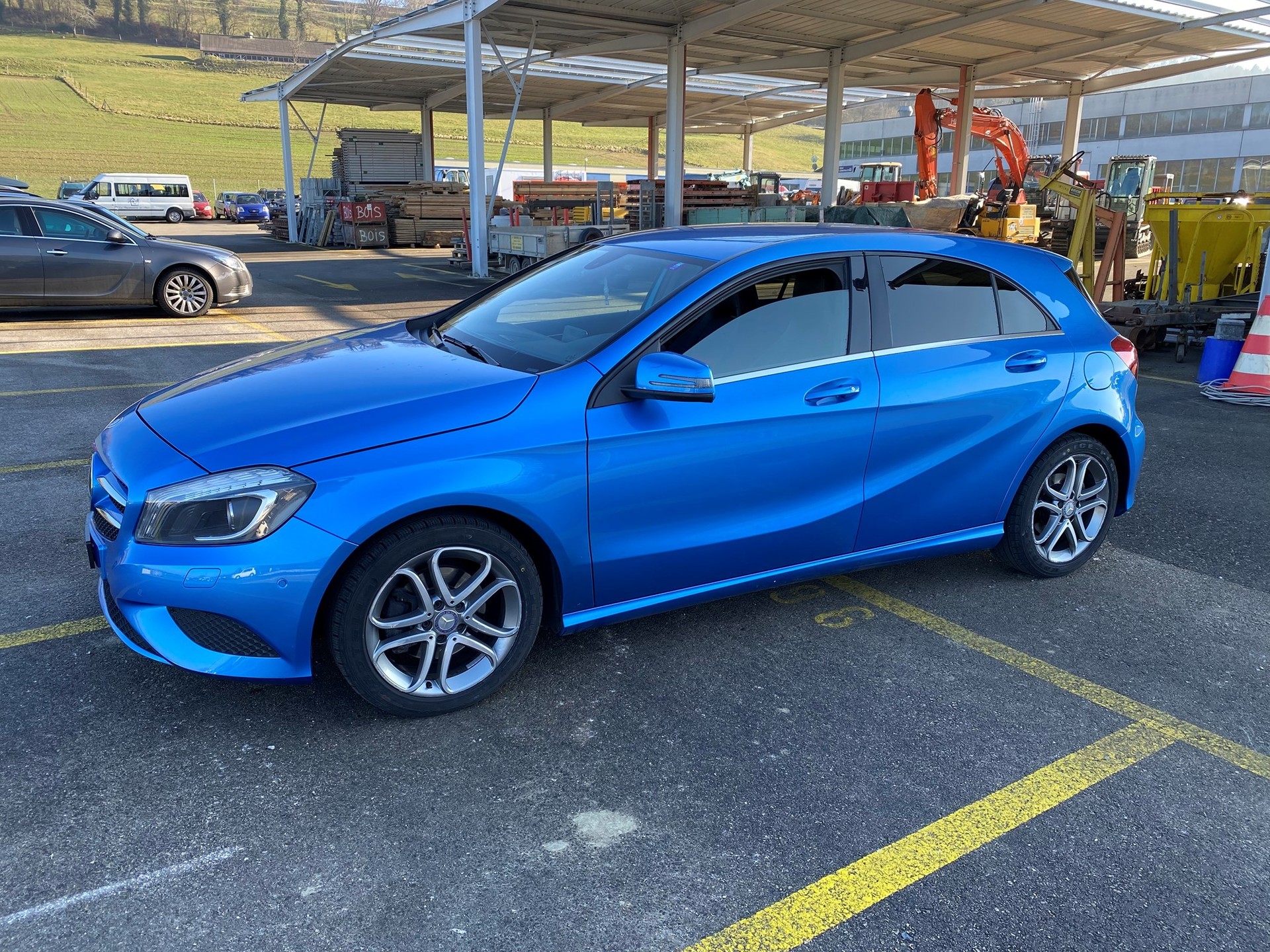 MERCEDES-BENZ A 180 AMG Line-image-1