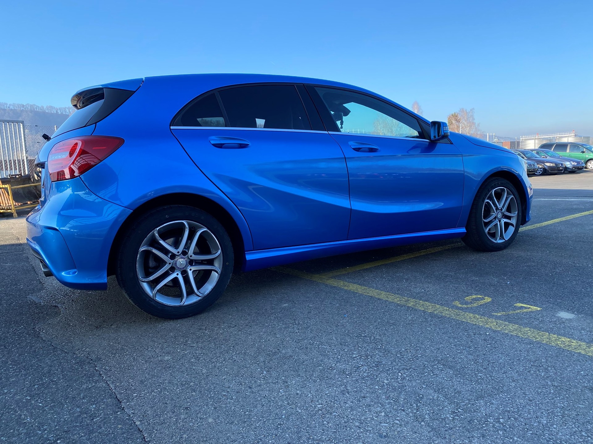 MERCEDES-BENZ A 180 AMG Line-image-6
