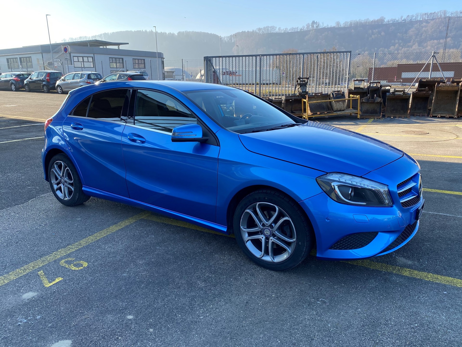 MERCEDES-BENZ A 180 AMG Line-image-5