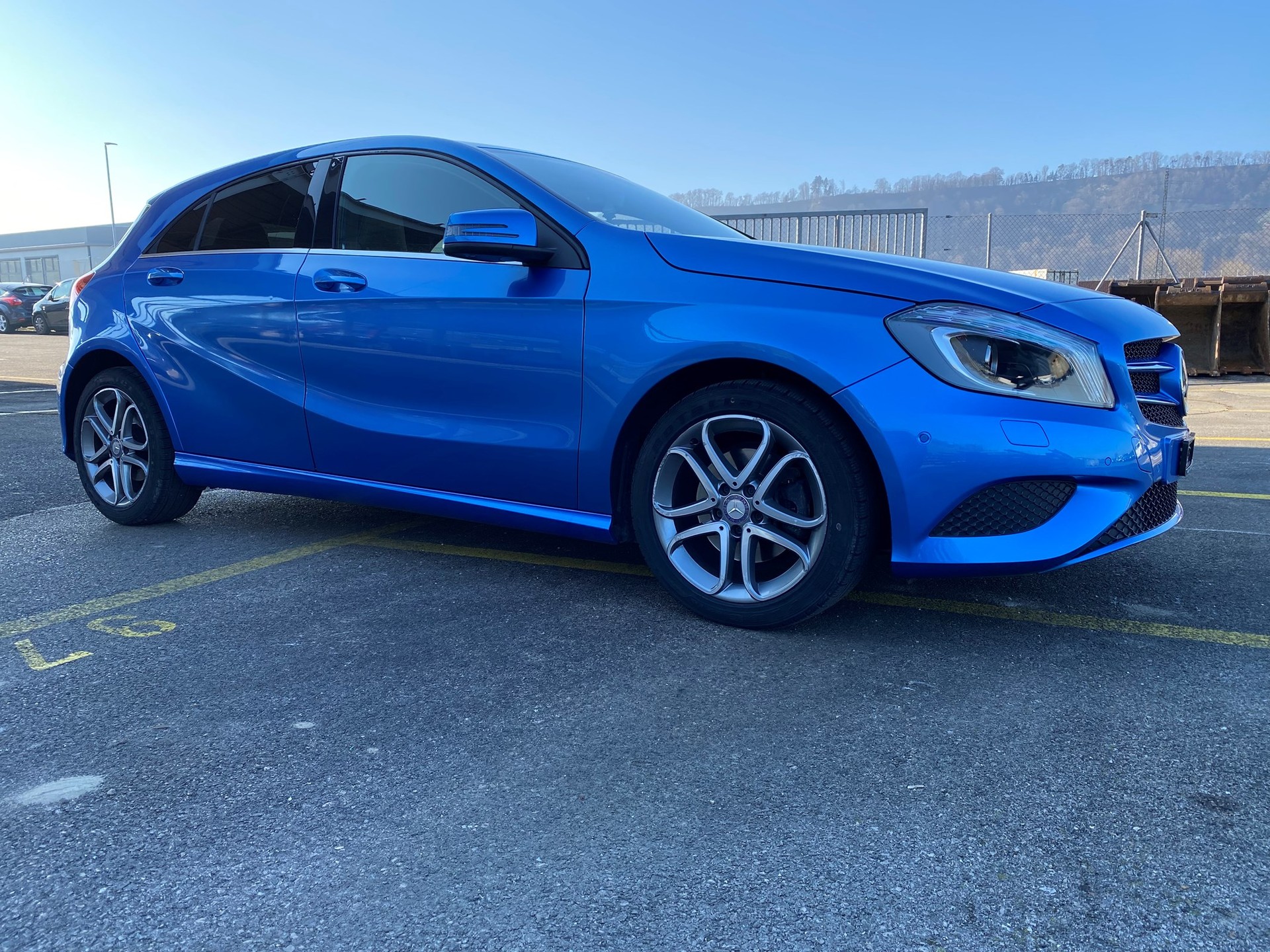 MERCEDES-BENZ A 180 AMG Line-image-4