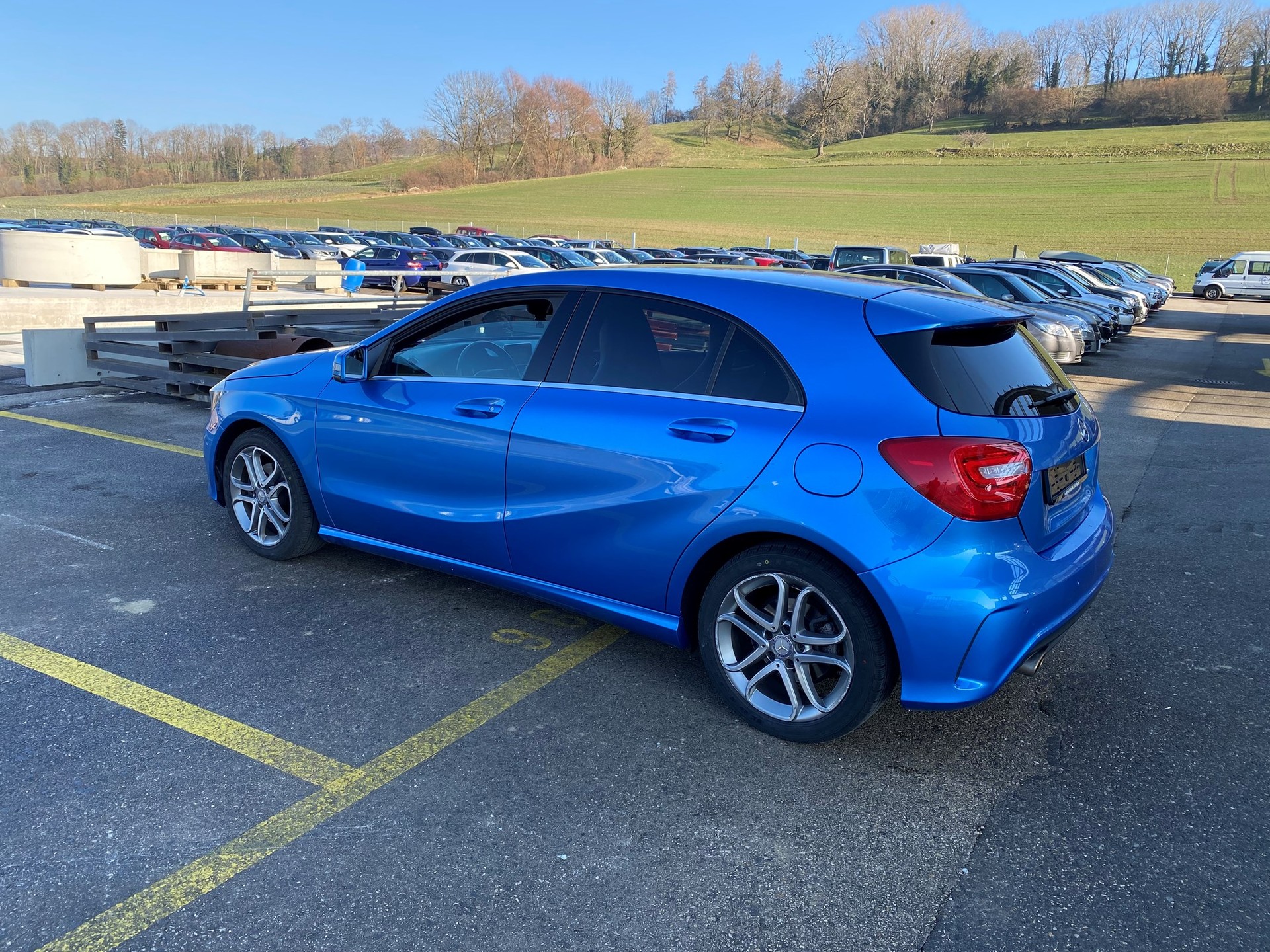 MERCEDES-BENZ A 180 AMG Line-image-11