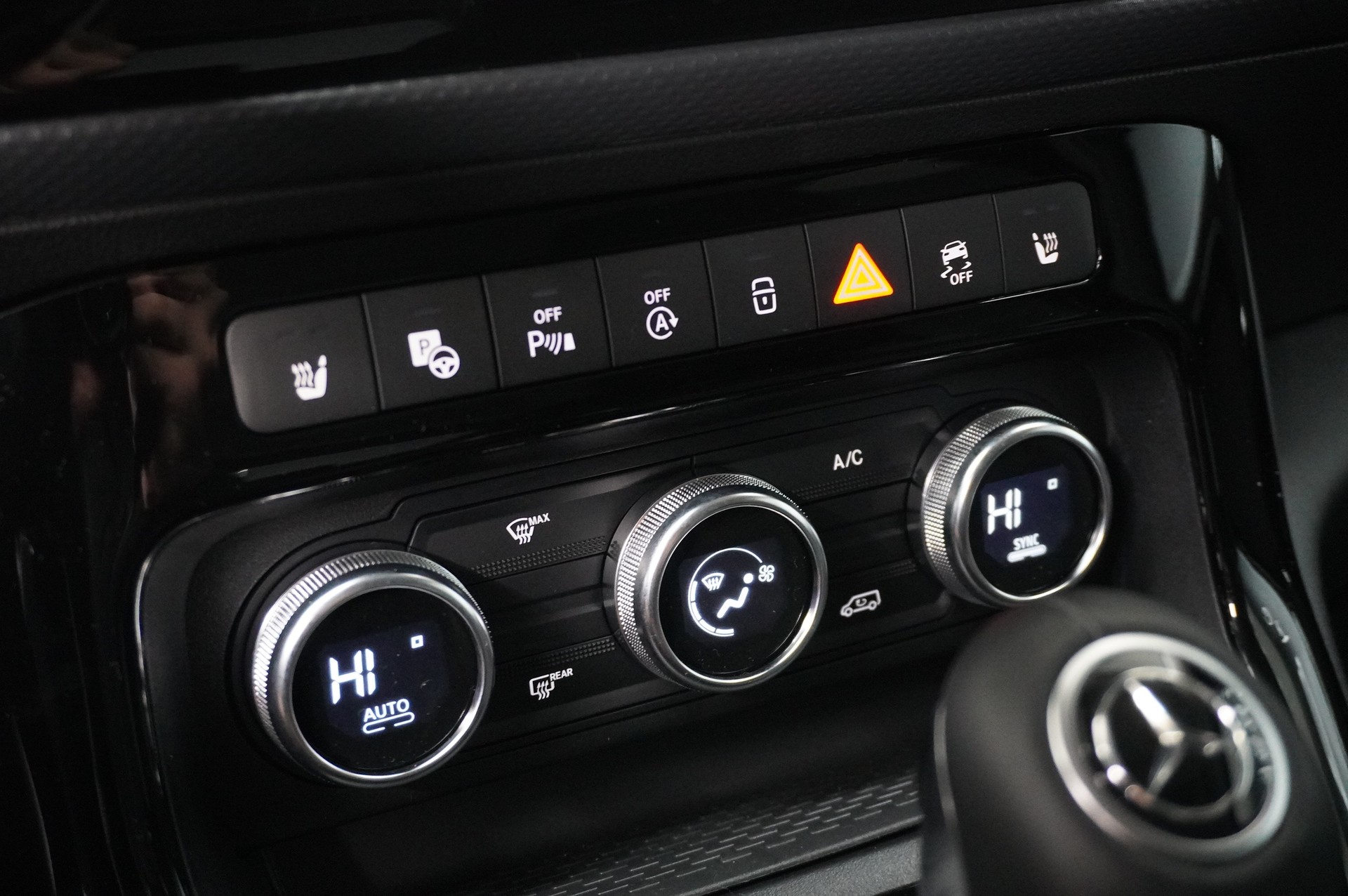 MERCEDES-BENZ EQT Standard-image-6