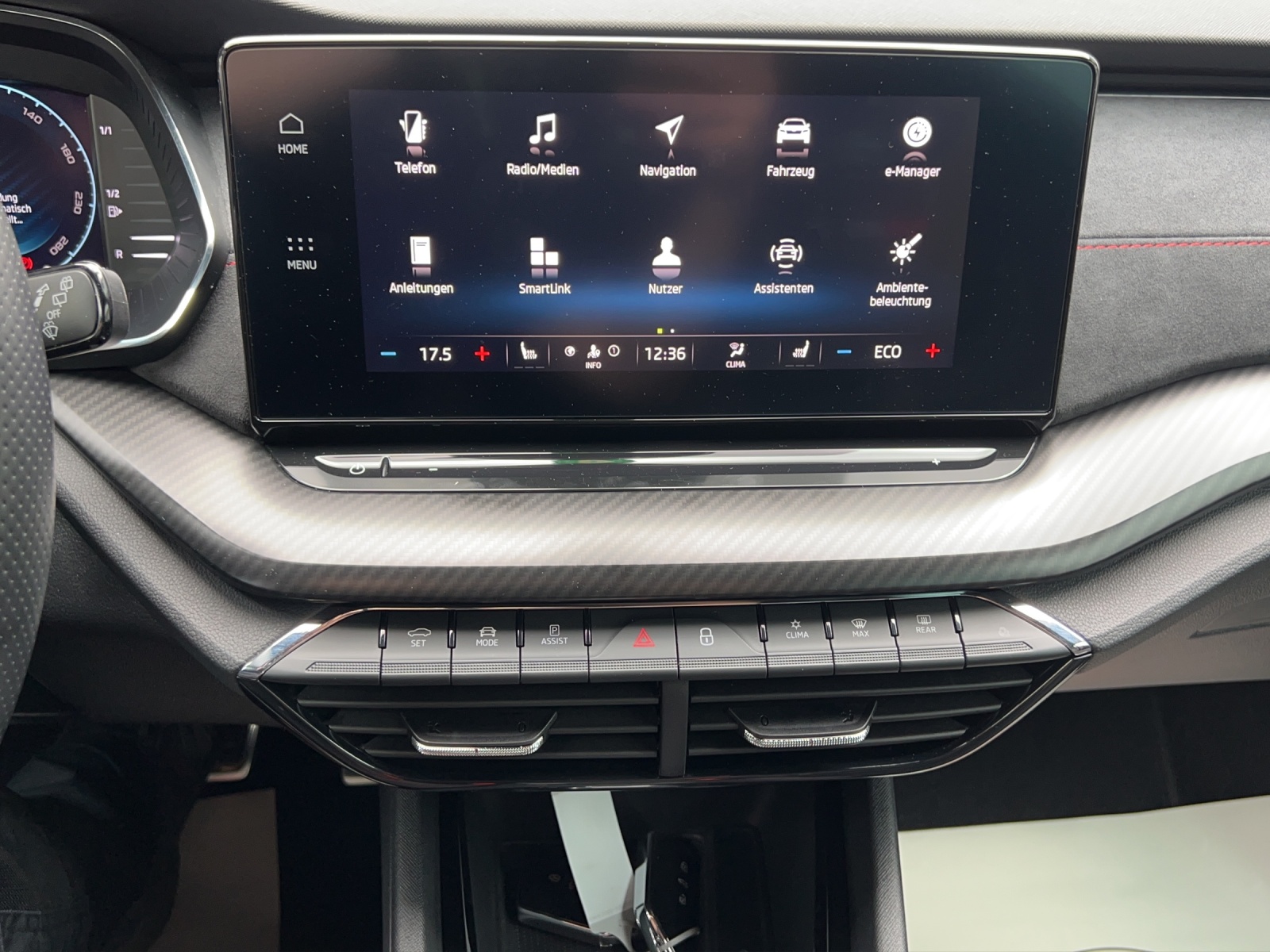 SKODA Octavia Combi 1.4 TSI PHEV DSG RS-image-12