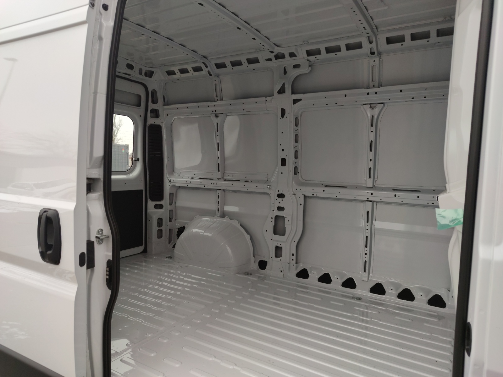 PEUGEOT Boxer Kaw. 333 L2H2 2.2 BlueHDi 140 S/S-image-10