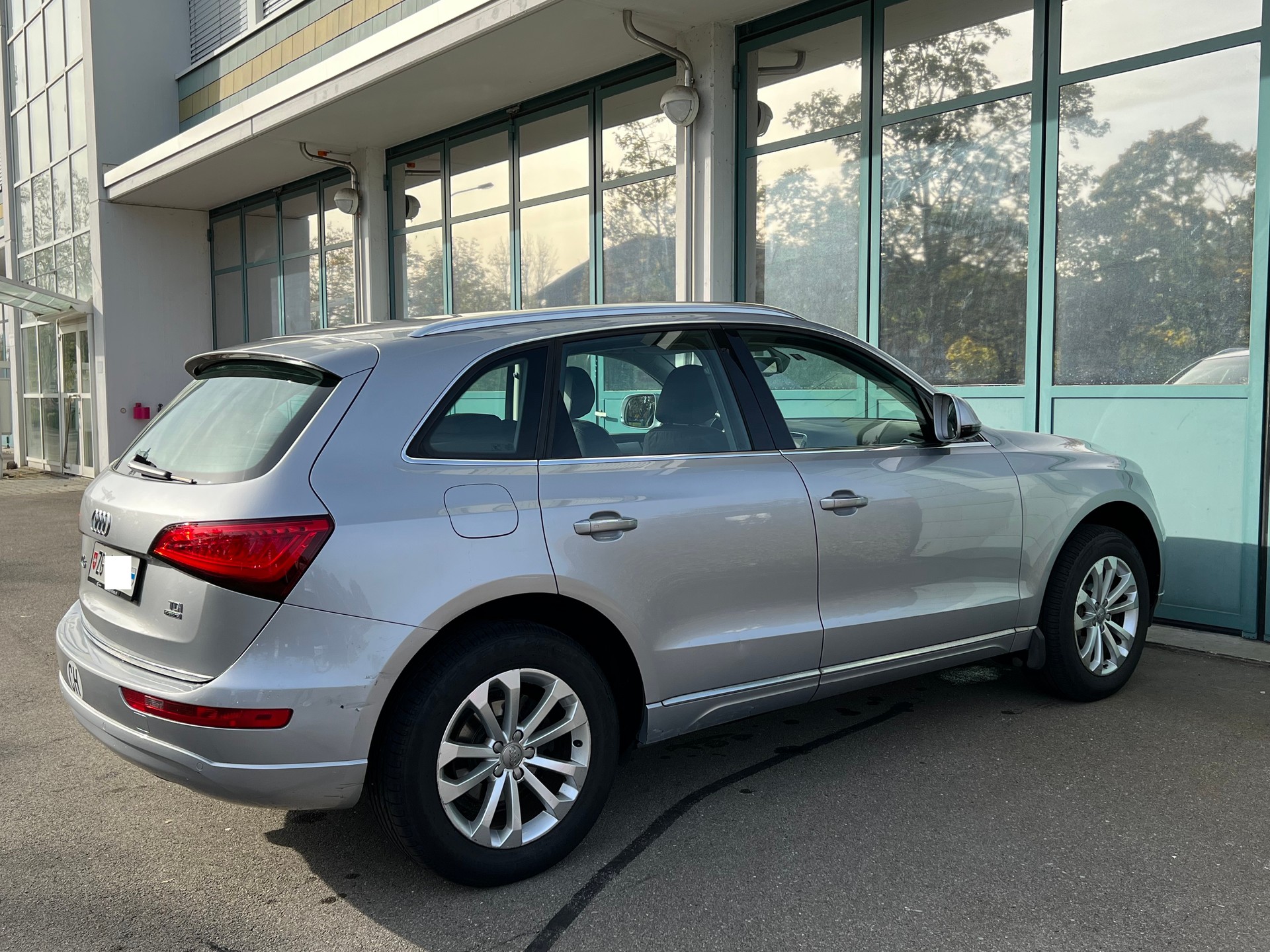 AUDI Q5 2.0 TDI quattro S-tronic-image-2