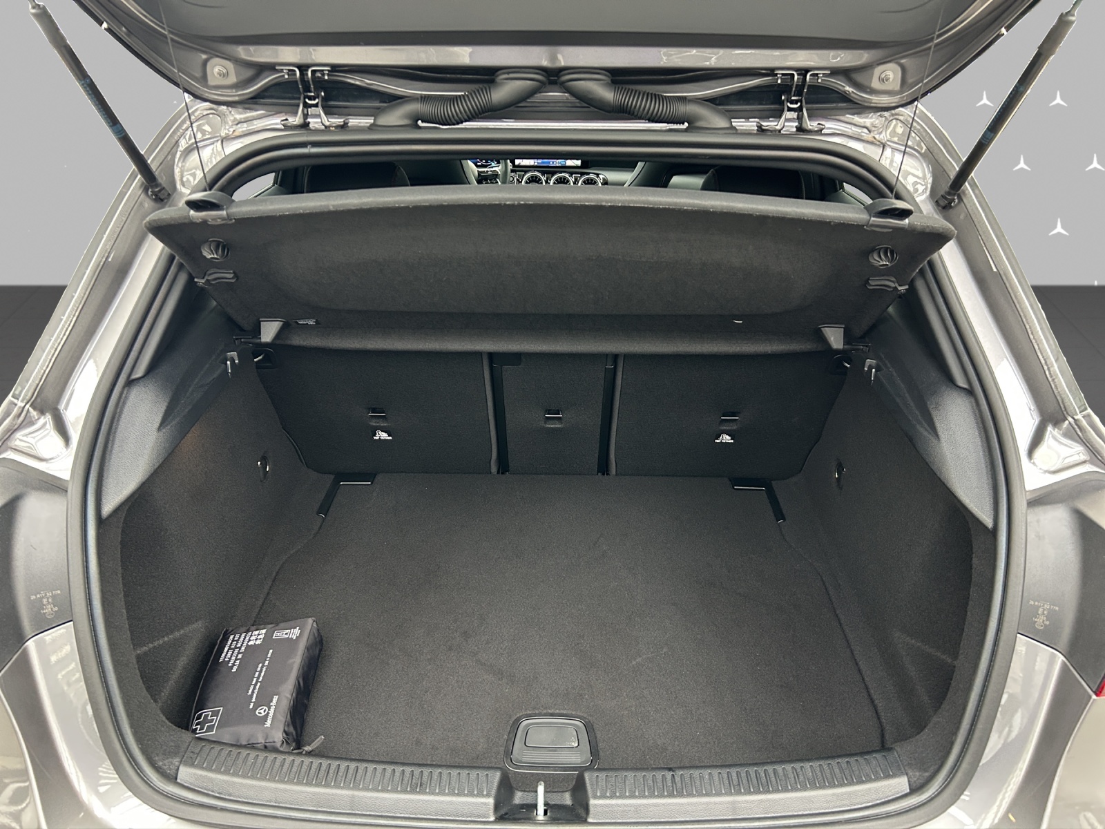 MERCEDES-BENZ A 220 4Matic 8G-DCT-image-7